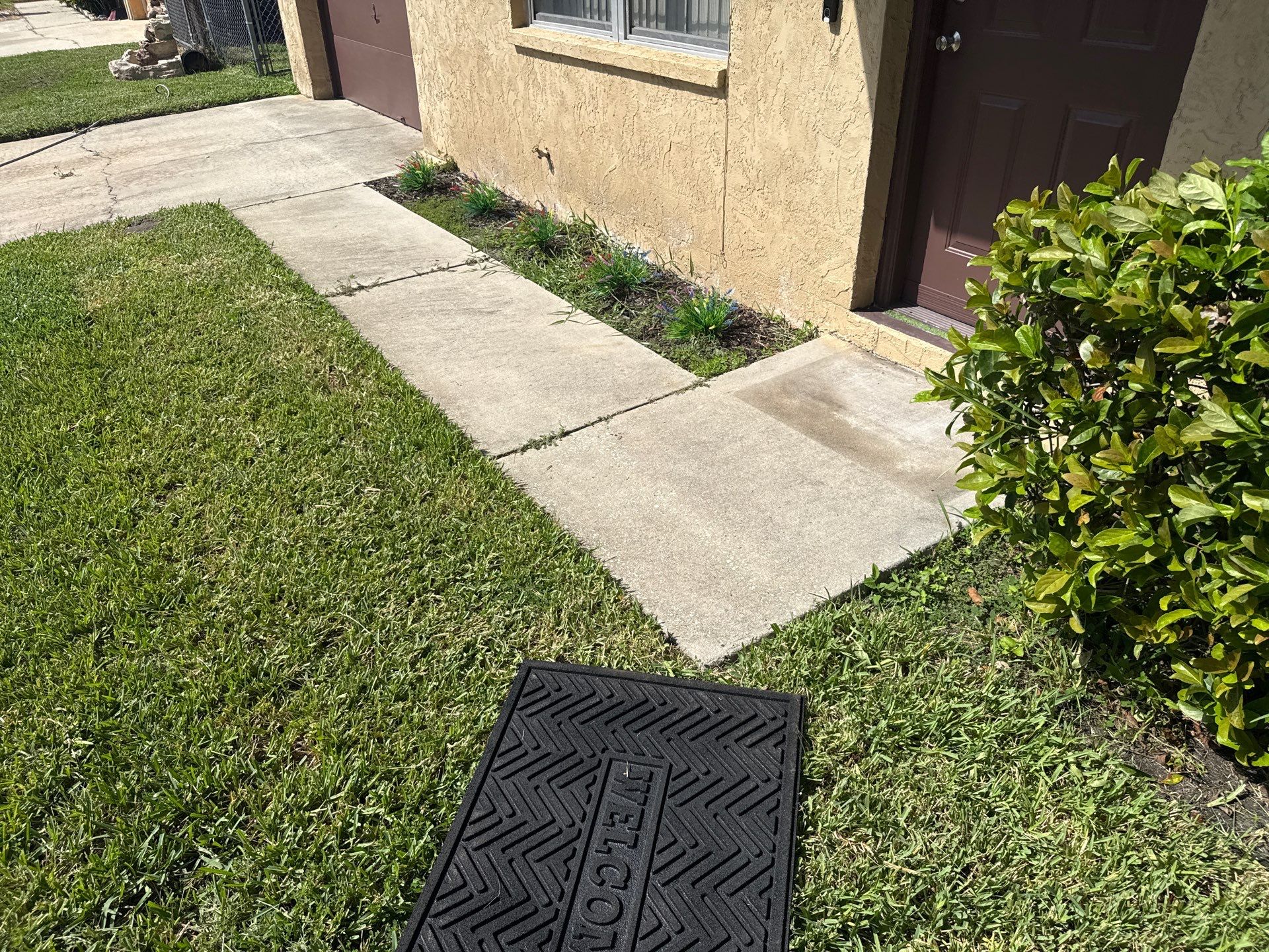 Concrete Driveway & Paver Cleaning – Sylvan Oaks, Palmetto, FL by Sunshine AquaWash