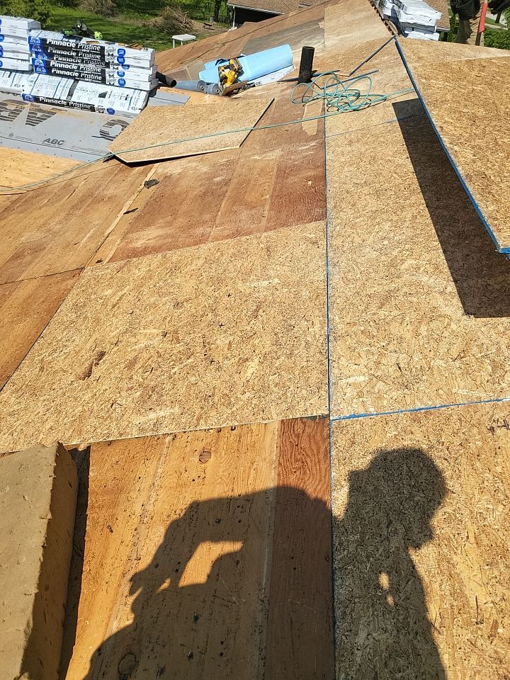 ATLAS PINNACLE COLOR: SUMMER STORM DRIP EDGE: WHITE by Eagle Eye Roofing