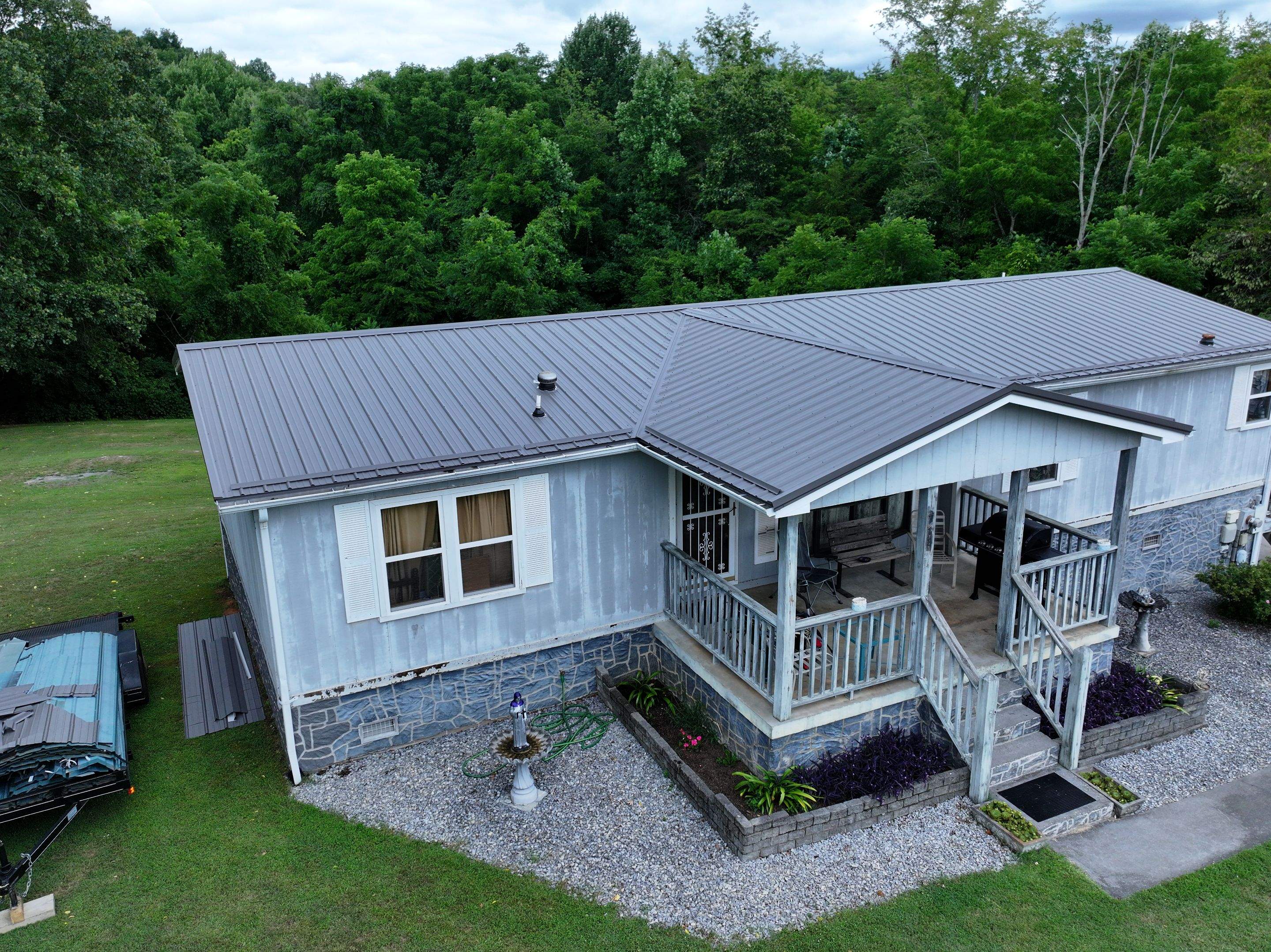 Hollingshead Residence by Omnia Roofing