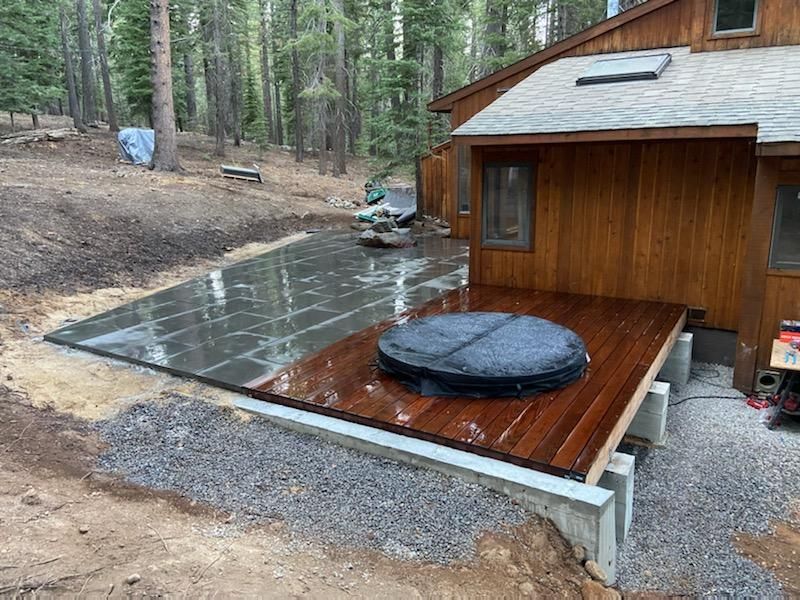 Deck/Patio by The Tahoe Tradesman