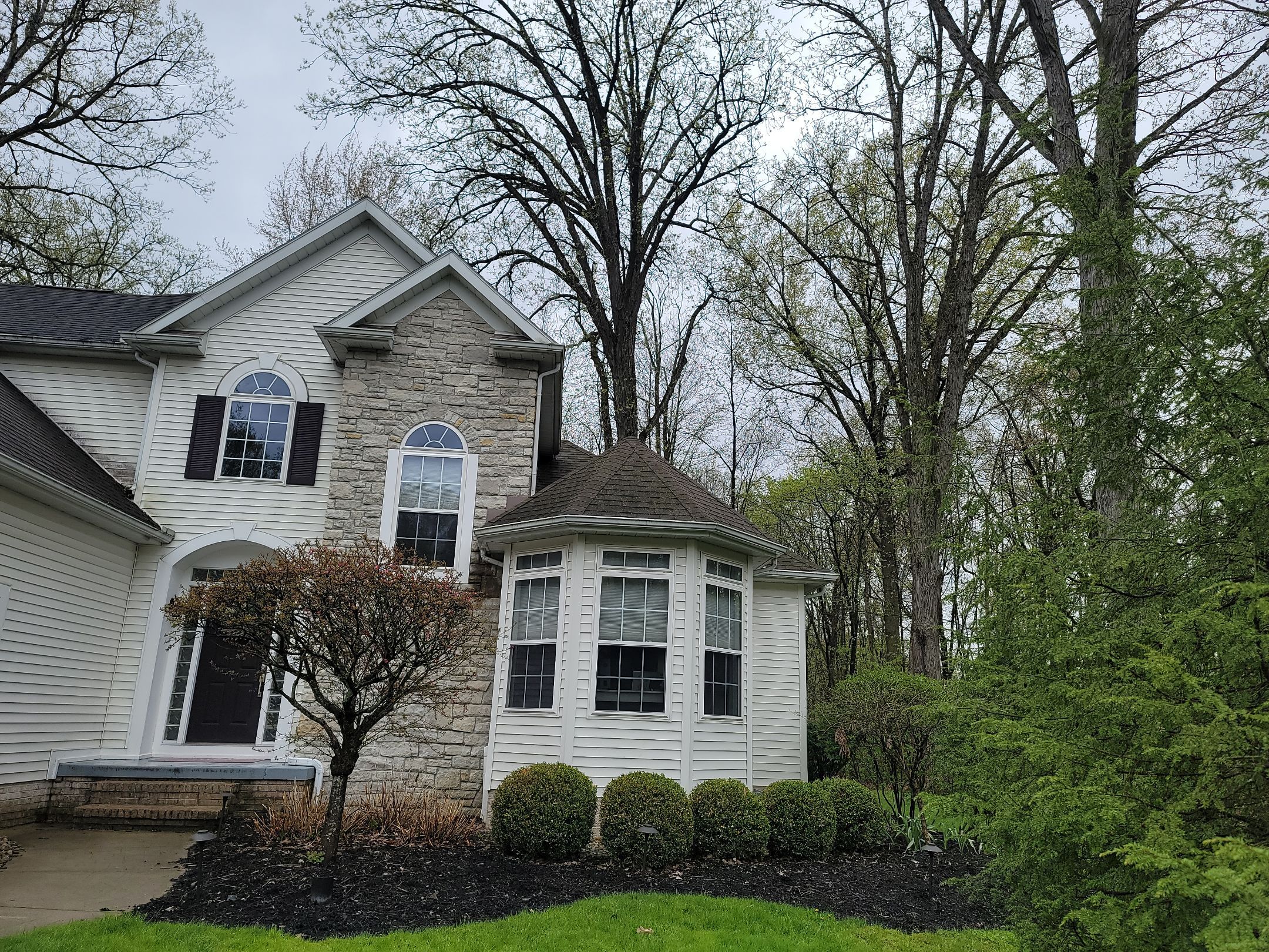 ATLAS PINNACLE COLOR: BLACK SHADOW by Eagle Eye Roofing