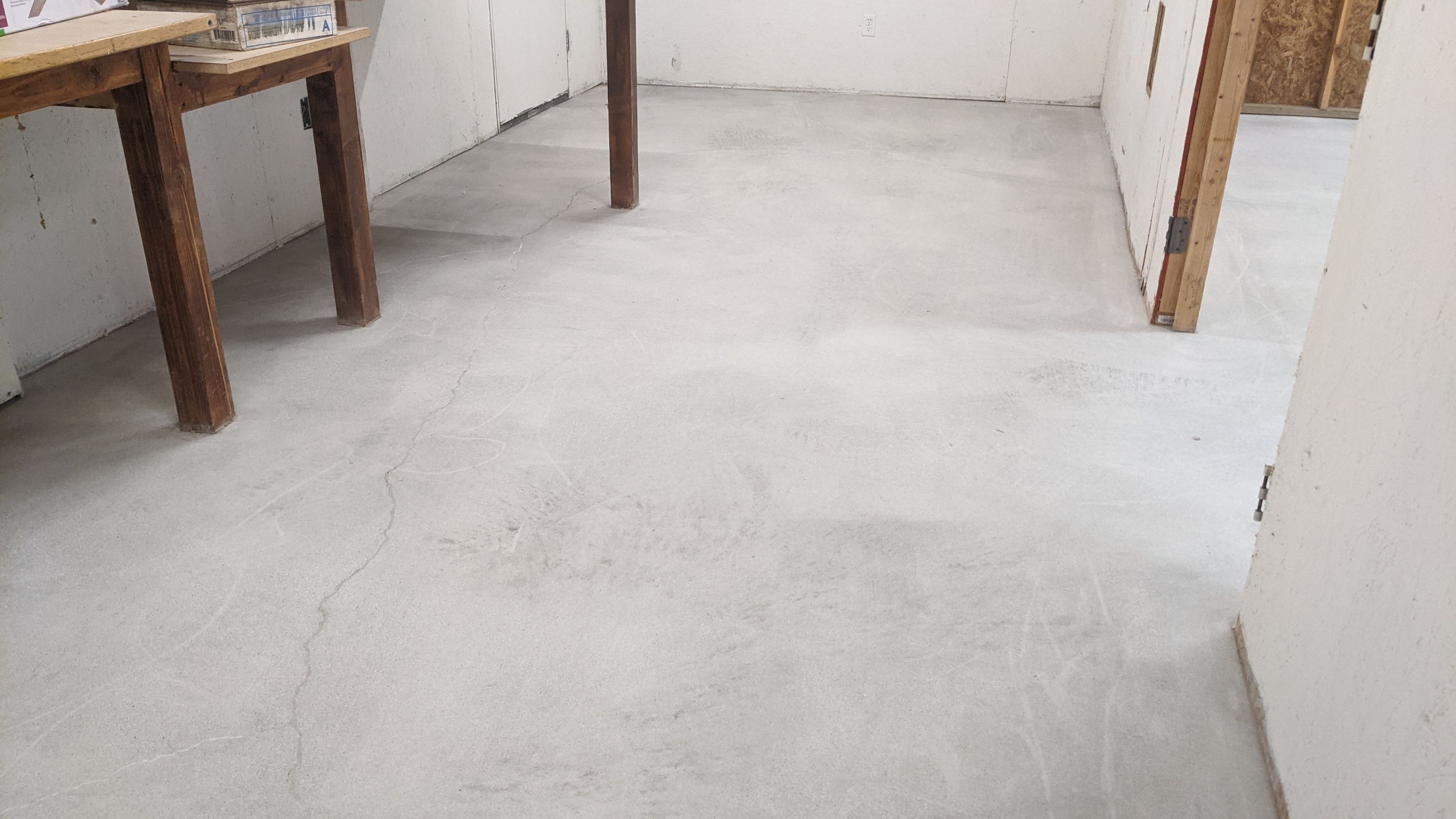 Garage Transformation using Penntek Evolution System and Smoke Color by Croc Coatings, LLC