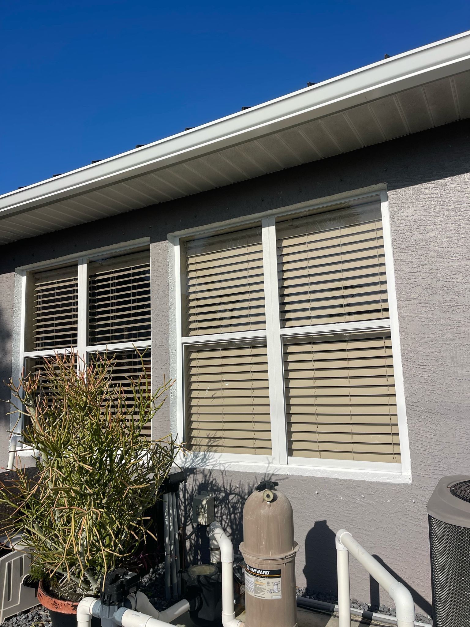6 Inch Seamless Gutters using K-Style Seamless Gutters in Cape Coral FL by Gutter Professors