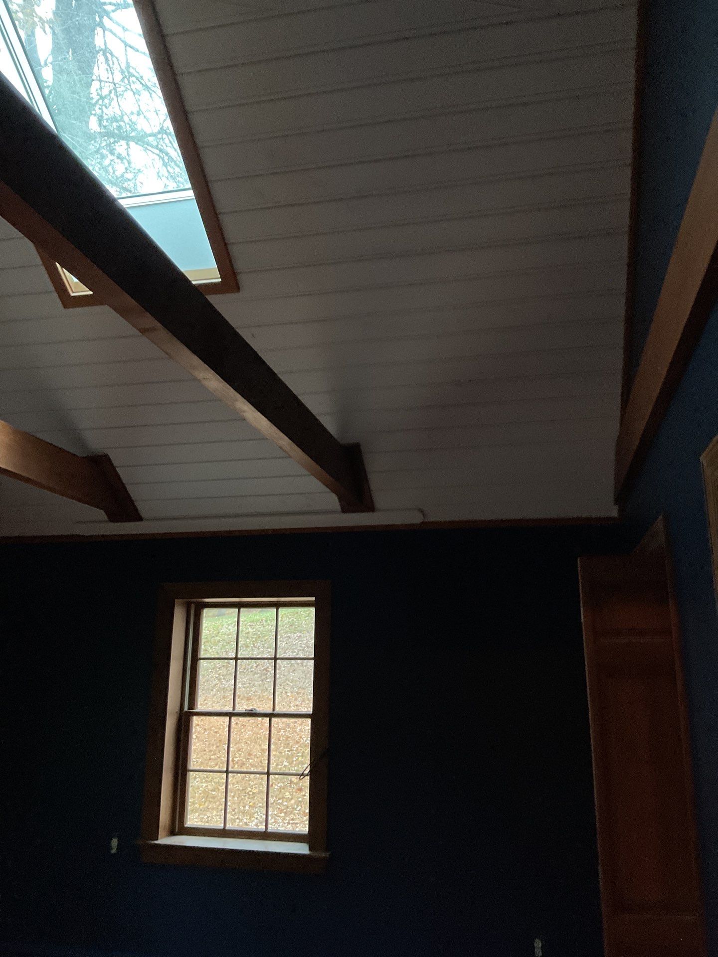 Full Interior Transformation in Media by Groovy Hues