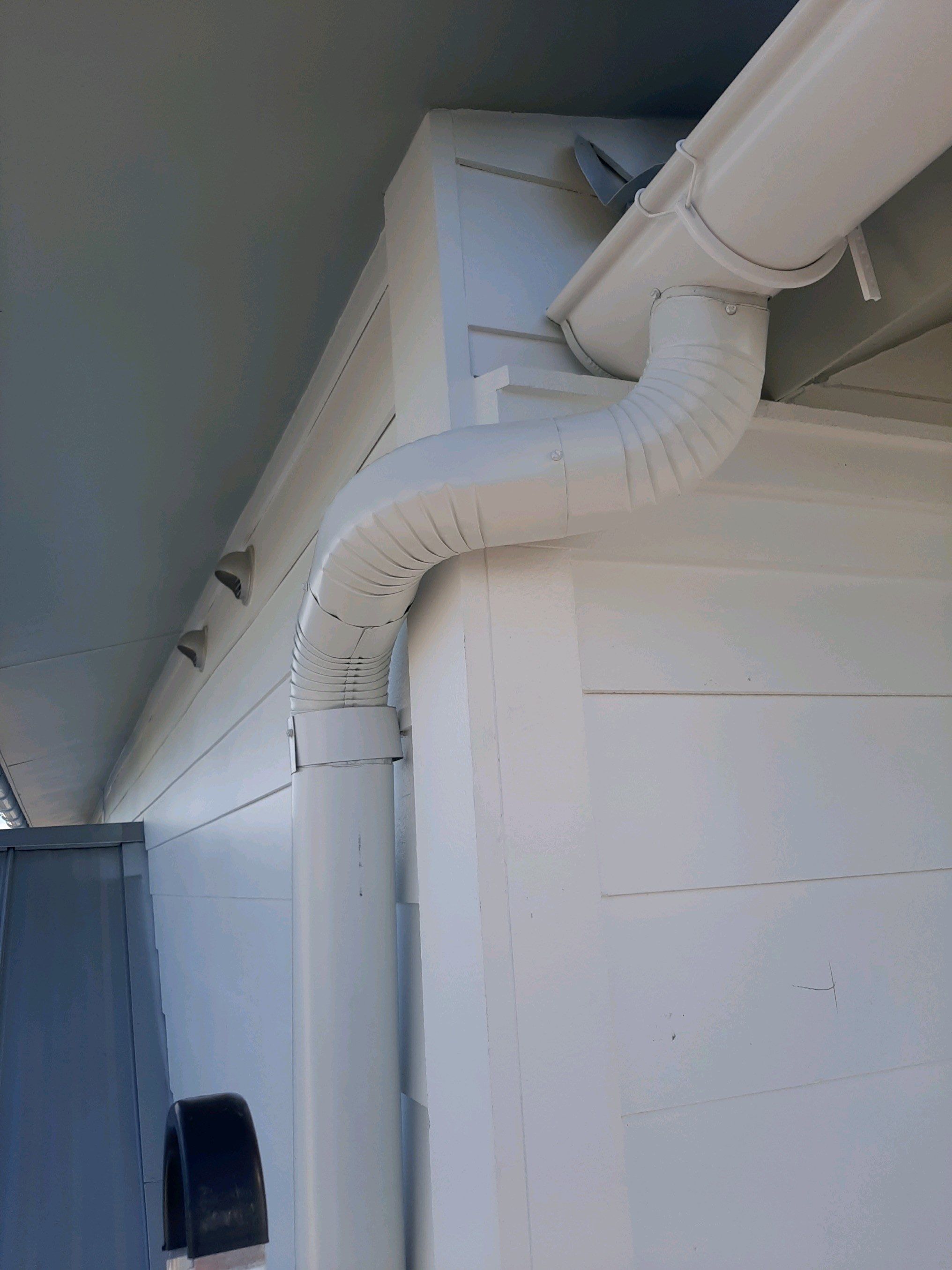 Gutter Installation Using 6 Inch Seamless Aluminum Gutters by Gutter Professors