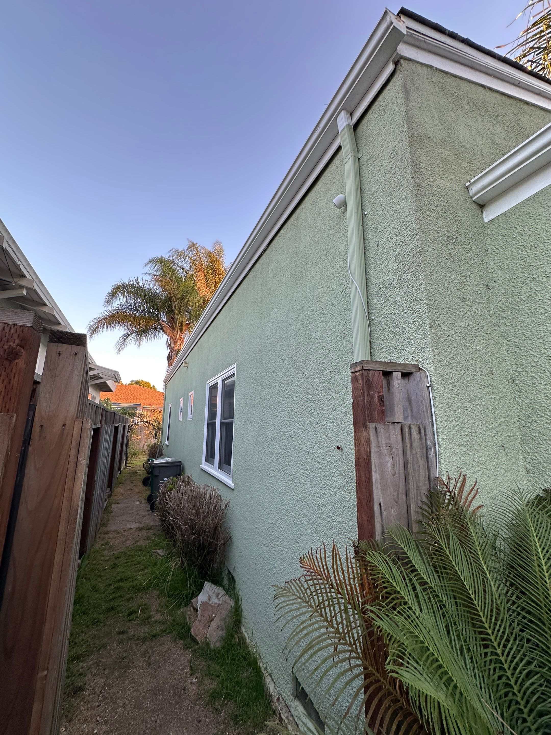 Exterior Painting using Sherwin-Williams  by Herrera’s Bay Area Painting inc.