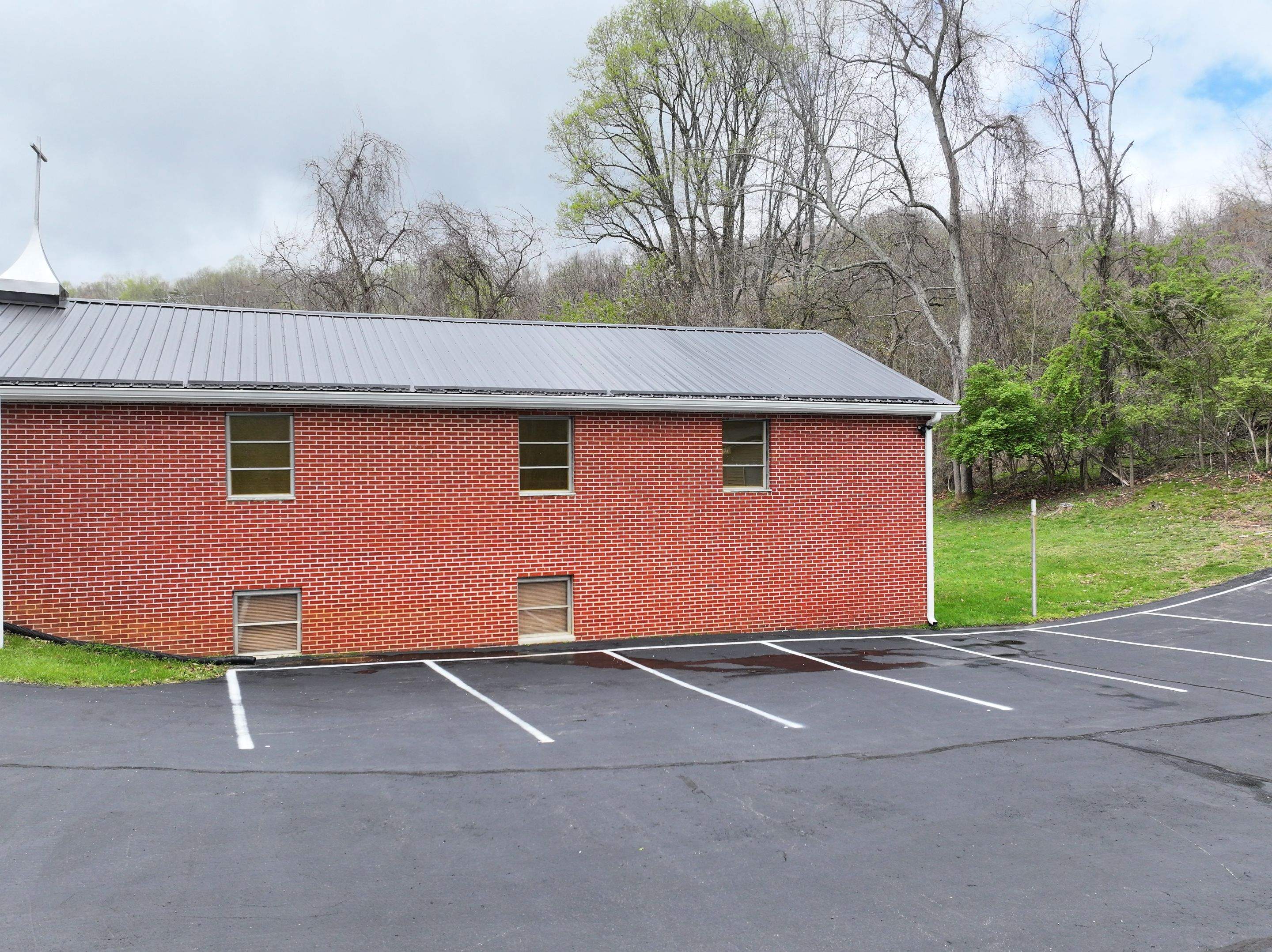 Oak Grove Baptist Church by Omnia Roofing