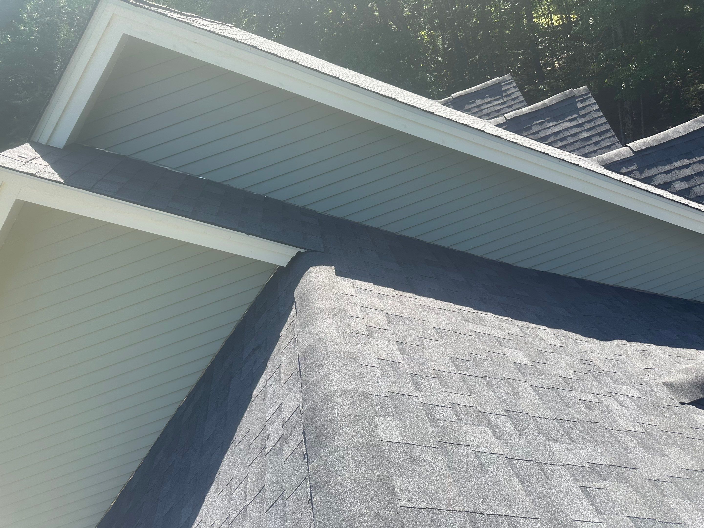 š IKO Roof Transformation in Berwick, Maine! š²šØ by Tall pine roofing