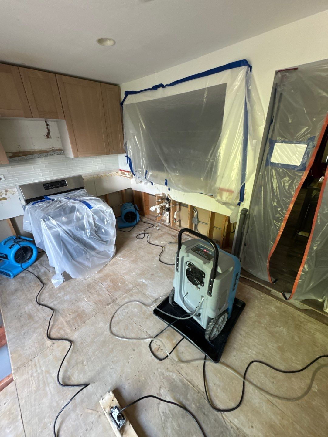 Bolingbrook Water Heater Failure Recovery and Structural Drying by Chicagoland Water Medics