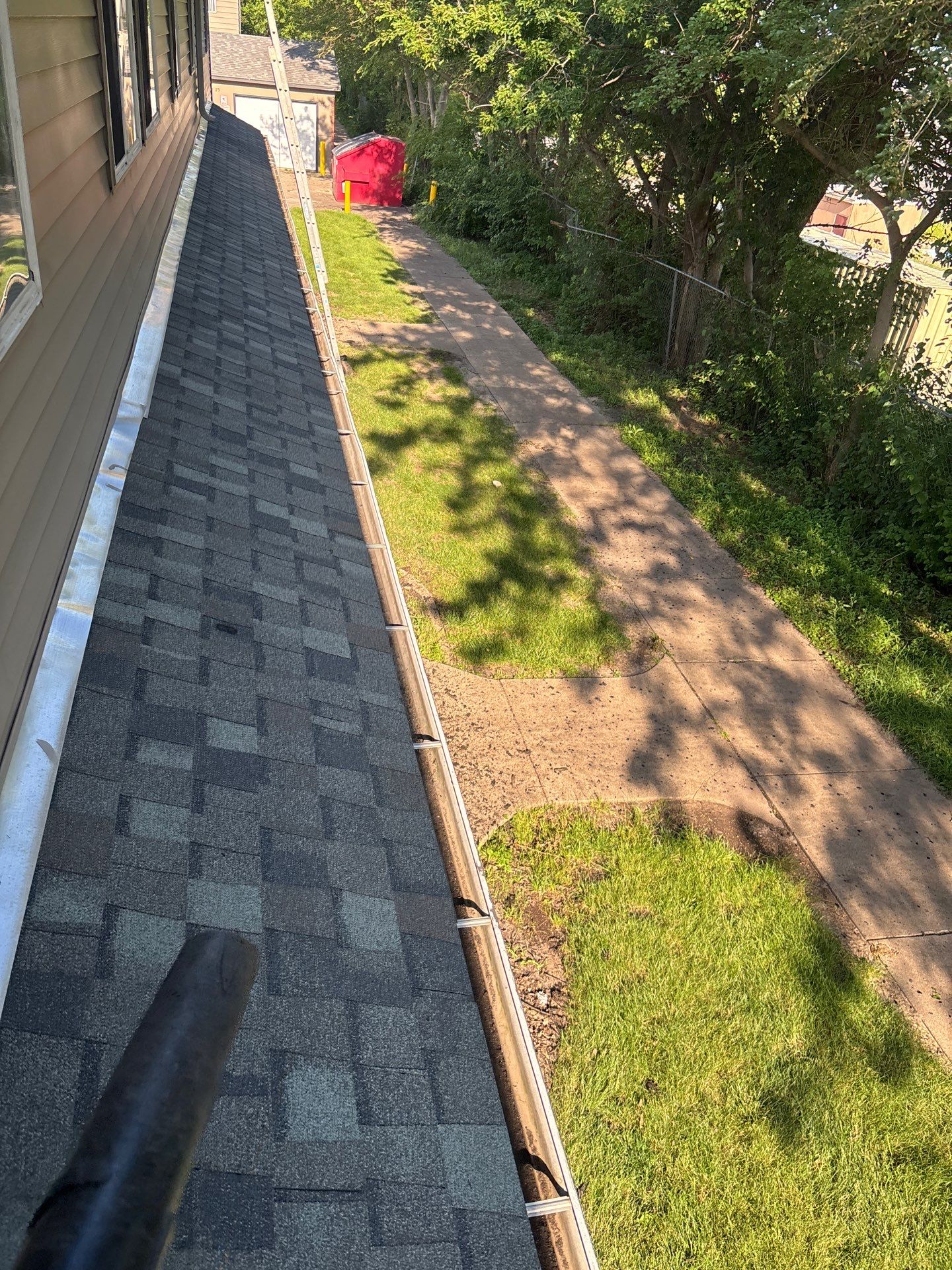 HOA gutter cleaning after photo.