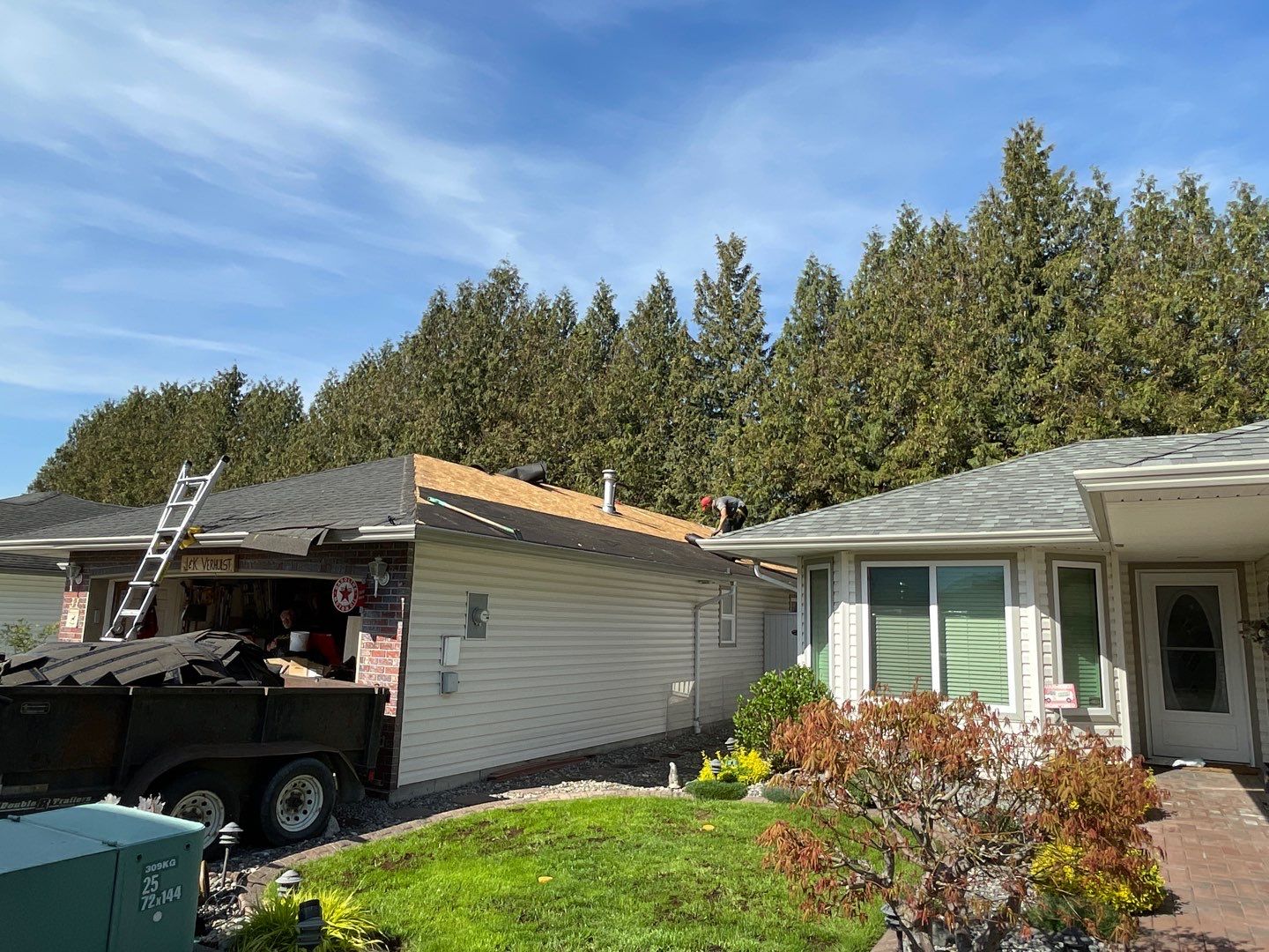 Residential ReRoofing Installation using OC Estate Gray Shingles by Top Notch Roofing Inc