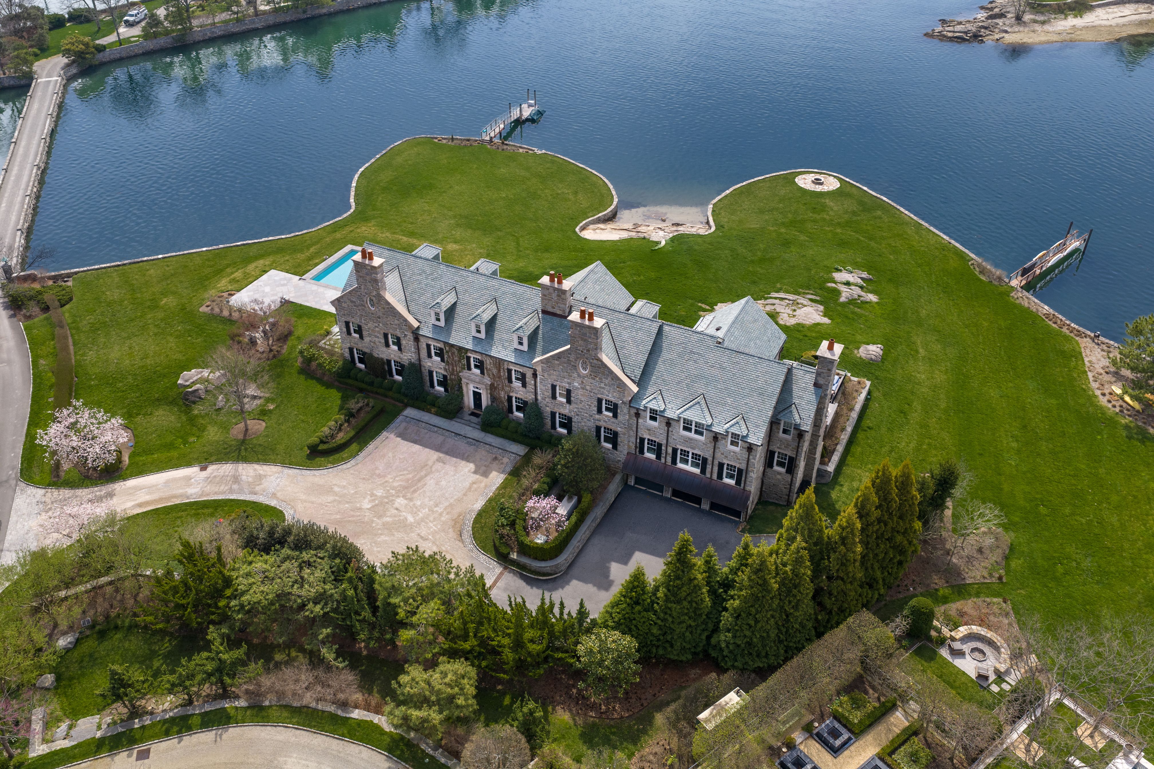 Greenwich - Indian Field Road - Private Residence  by Rinaldi Brothers