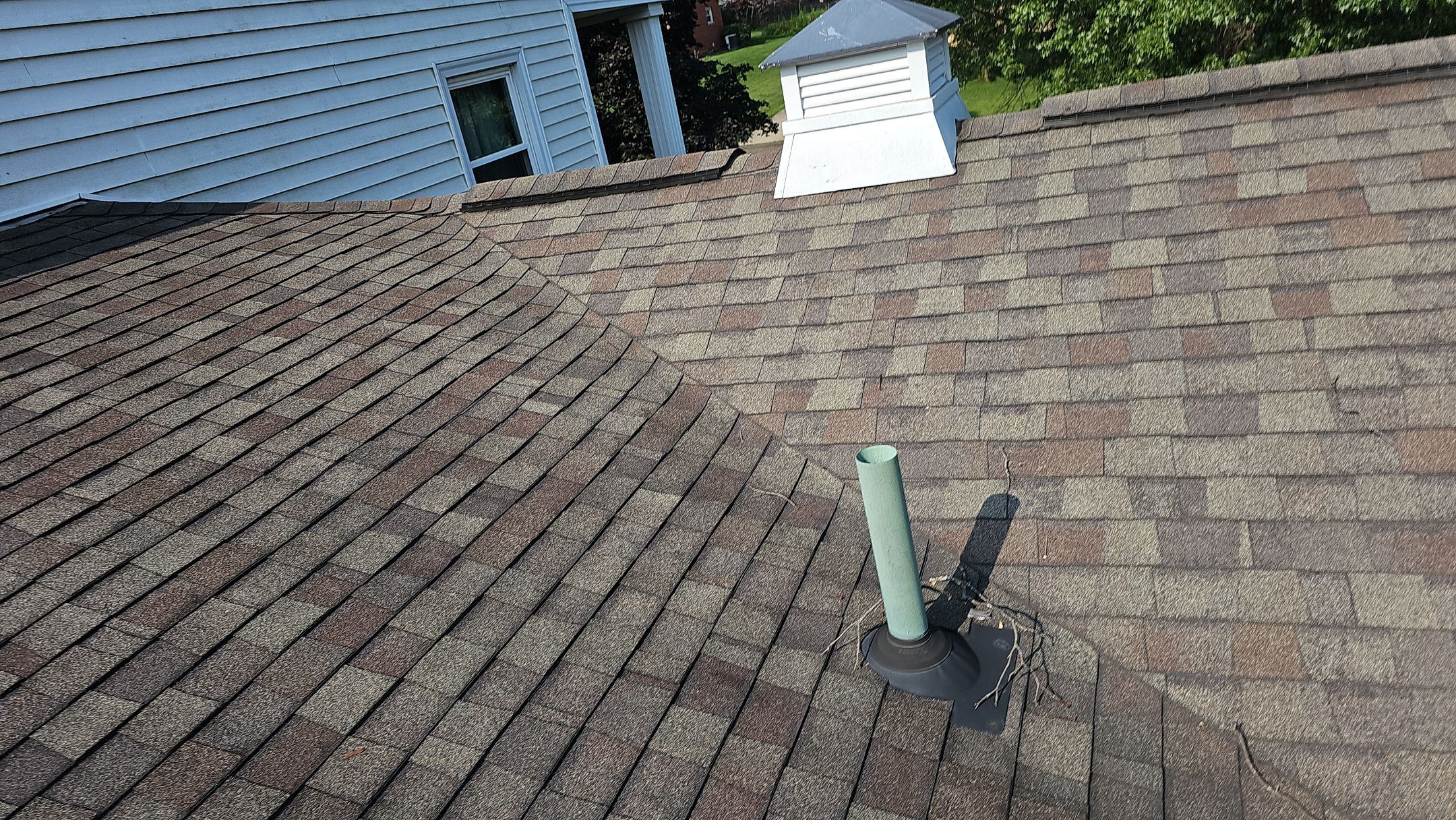 ATLAS PINNACLE COLOR: WEATHERWOOD DRIP EDGE: WHITE by Eagle Eye Roofing