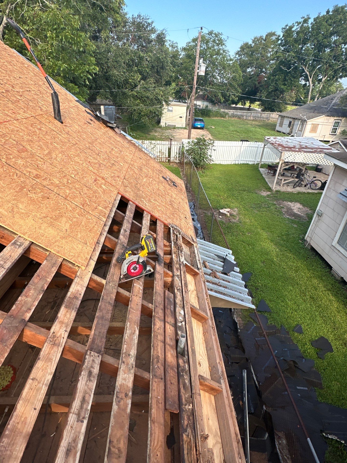 Residential Roofing Installation using Owen's Corning Duration (Lifetime) Shingles by Roof Repair Company
