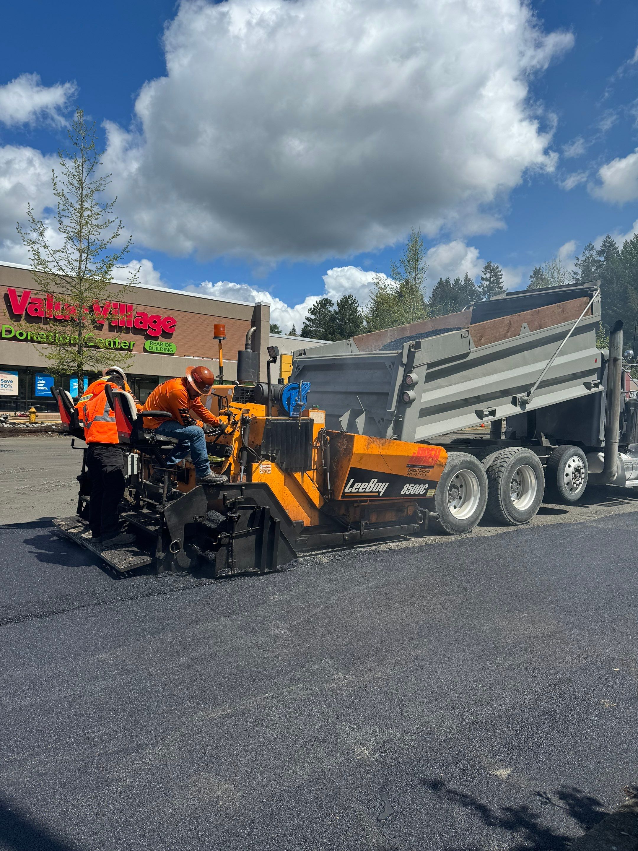 Colliers - Woodinville New Asphalt Parking Lot by Jireh Asphalt & Concrete Inc 