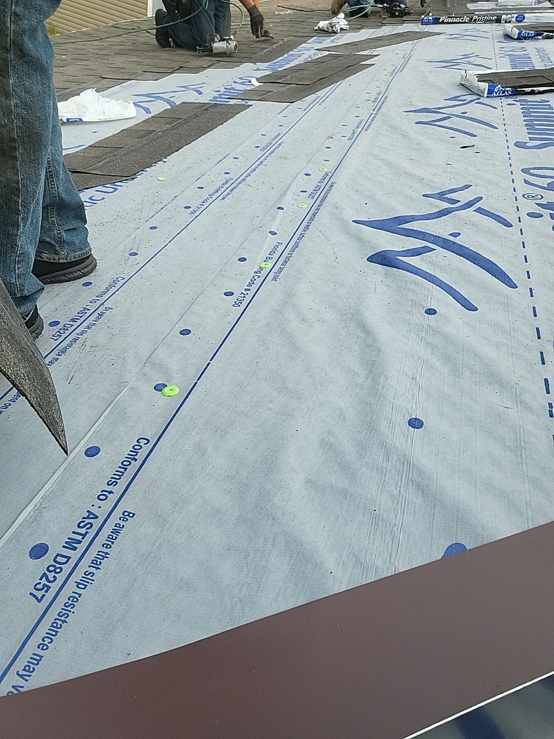 ATLAS PINNACLE COLOR: WEATHERED WOOD by Eagle Eye Roofing