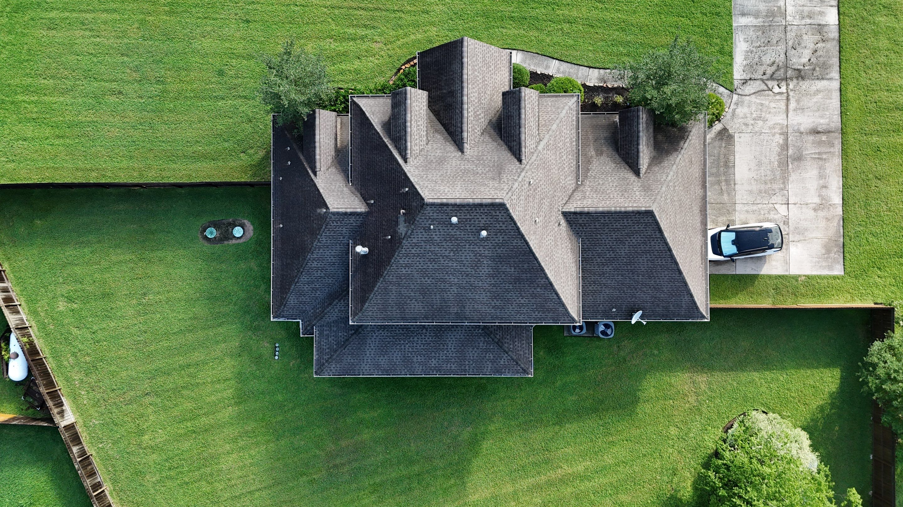 Huffman Roof Installation using Atlas Pinnacle Pristine by Modern BYLT Roofing & Construction