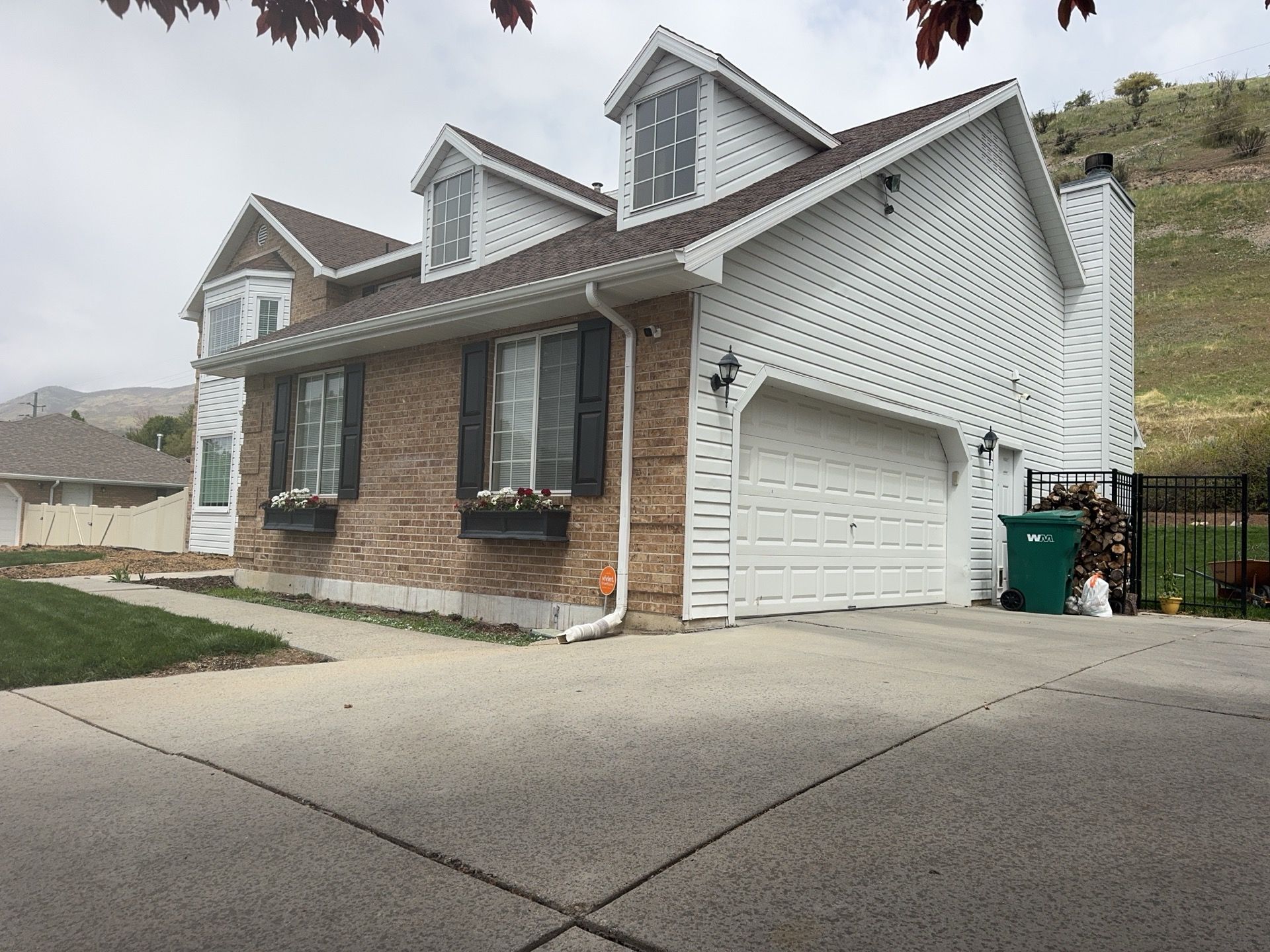 American Fork | Custom Hardie Smooth Siding | Dove Wing & White Dove by Ideal Siding Utah