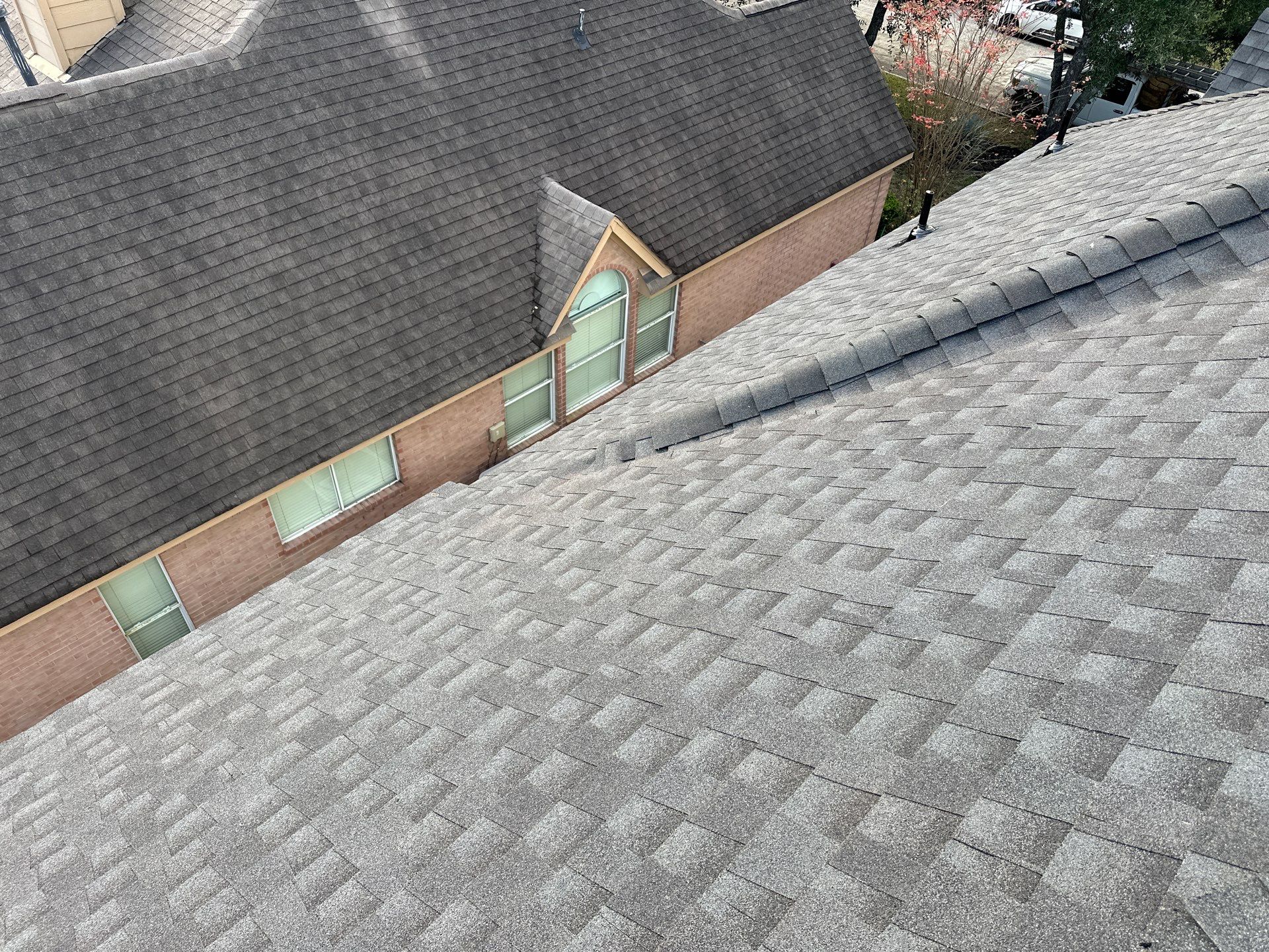 GAF HDZ CHARCOAL W/ PREMIUM RIDGE Z by Motion Roofing