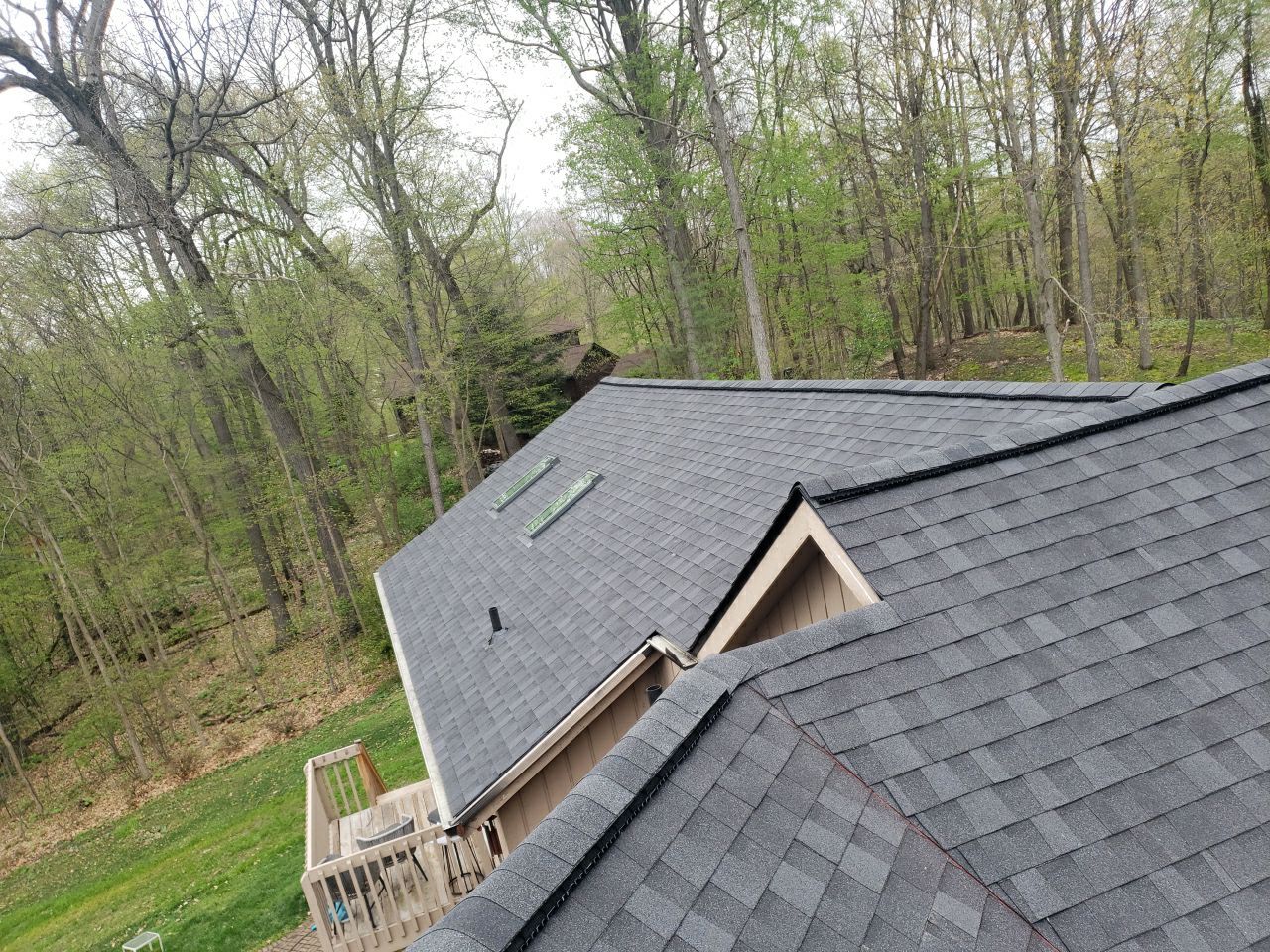 Brand: Atlas Pinnacle Color: Pristine Scotchgard Black Drip: Black by Eagle Eye Roofing