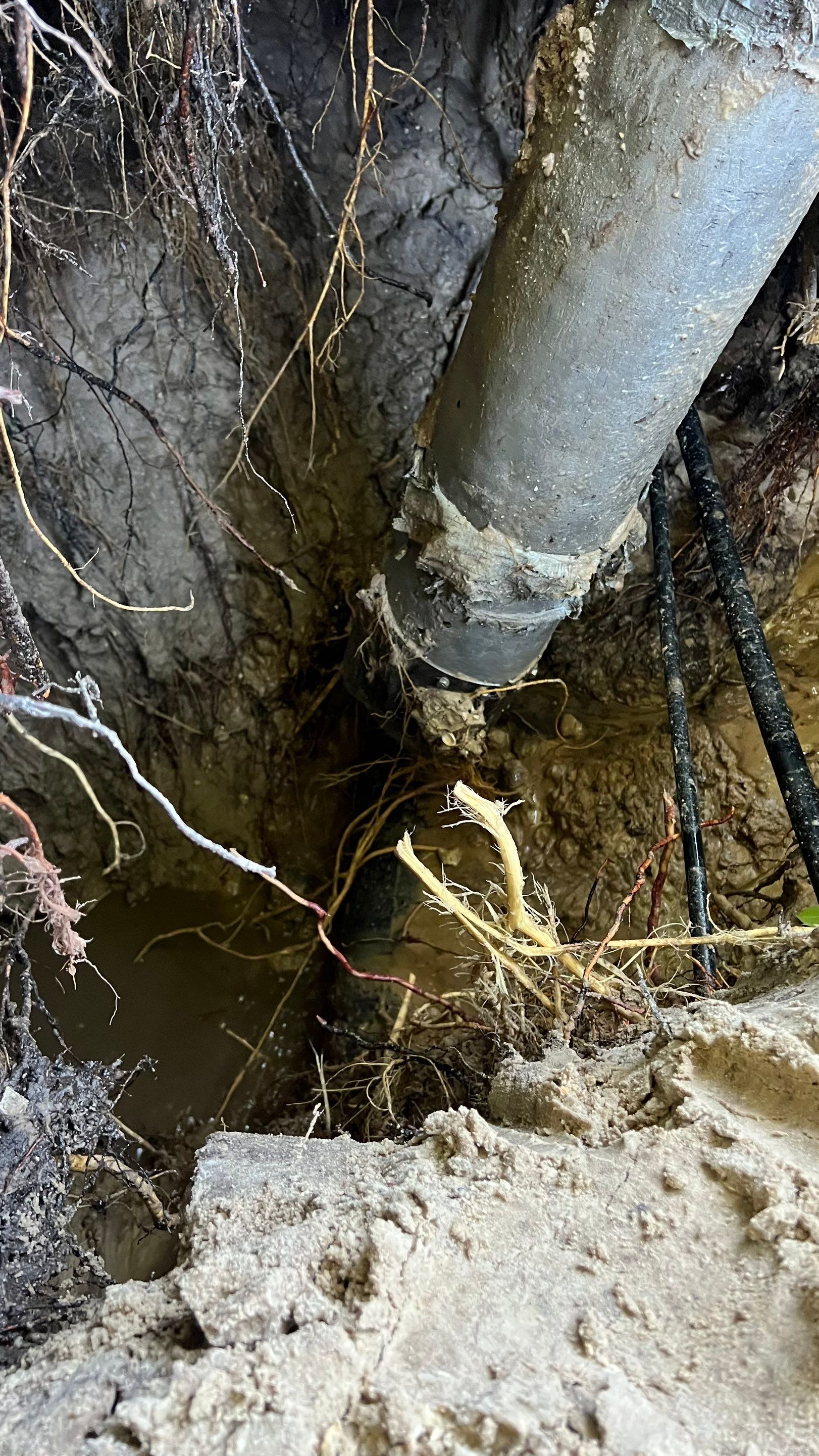 Hydro Excavating a Water Main for Repair by APS Power & Water