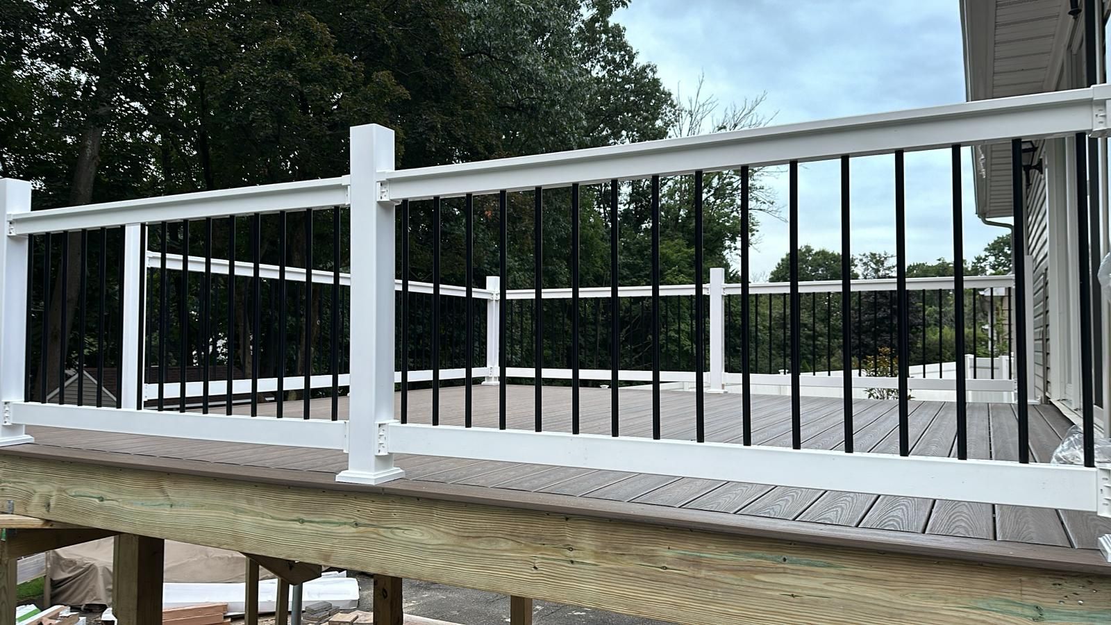 New Deck using Deckorators Venture - Color Sandbar  by deck guardian