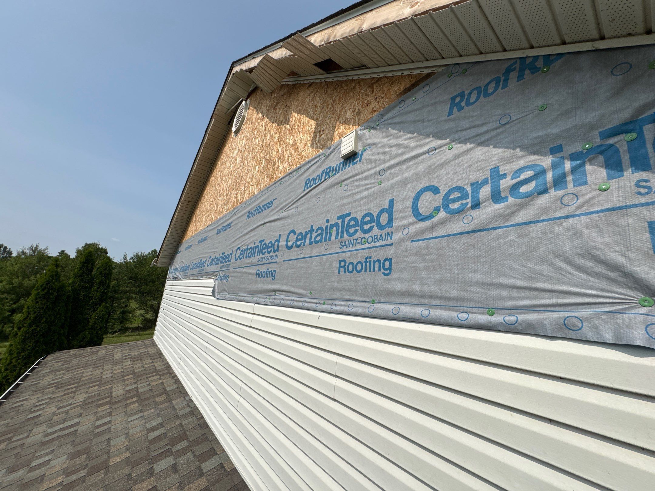Exterior & Window Installation using CertainTeed Mainstreet & ViWinTech Windows by Koontz Construction