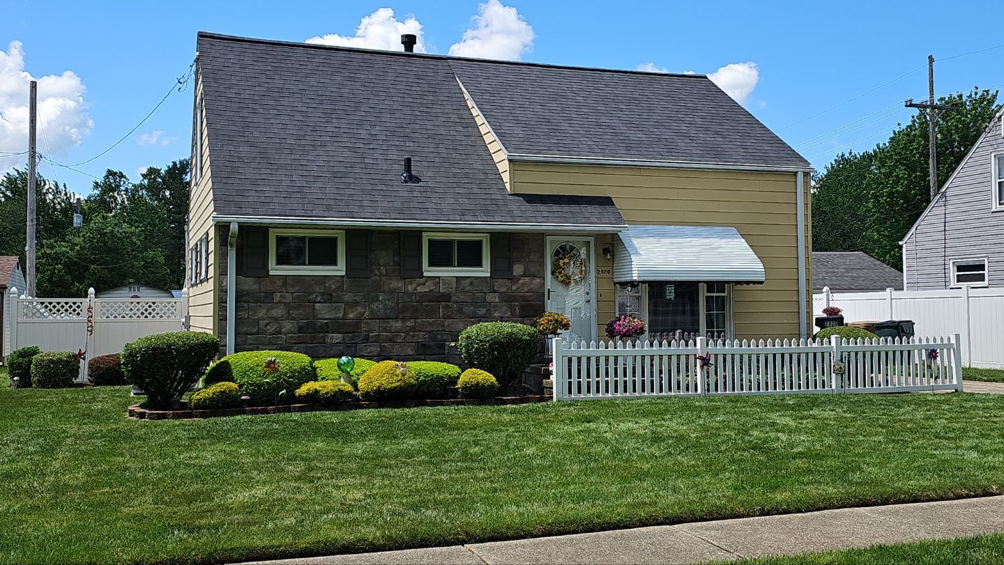 Atlas Pinnacle, Color, Black Shadow, Drip Edge, Color, White by Eagle Eye Roofing