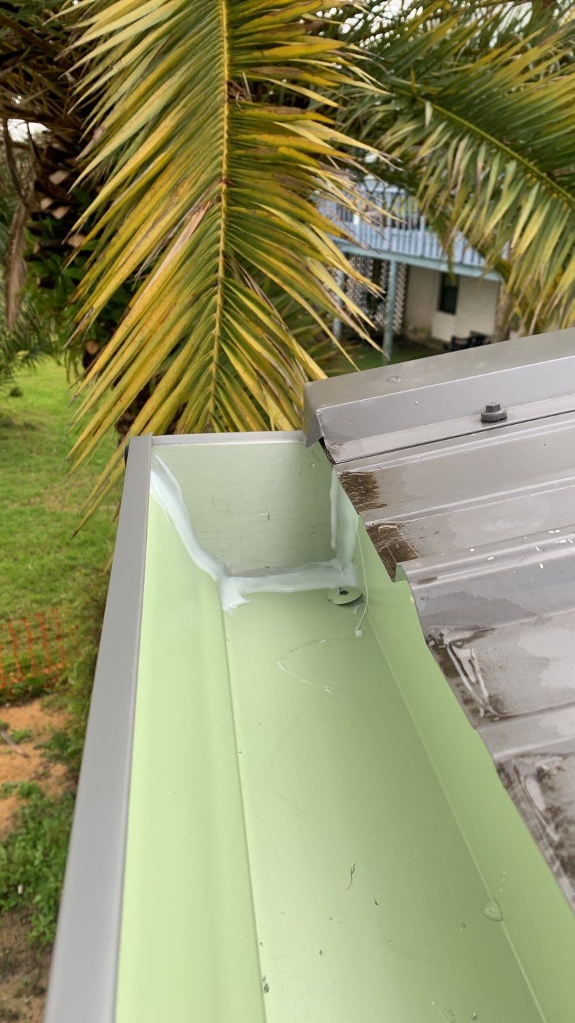 Seamless Gutter Installation using Charcoal Grey Gutters by Gutter Professors