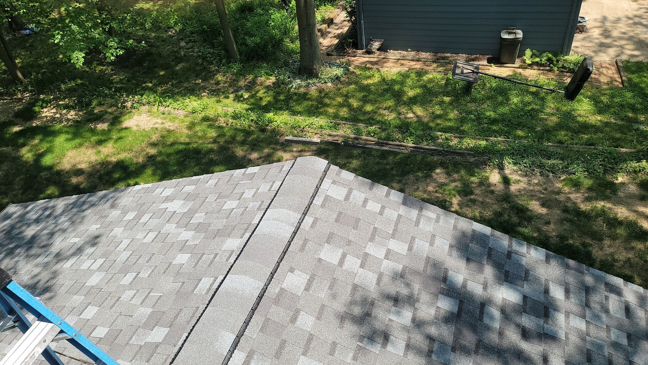 ATLAS PINNACLE COLOR: COASTAL GRANITE by Eagle Eye Roofing