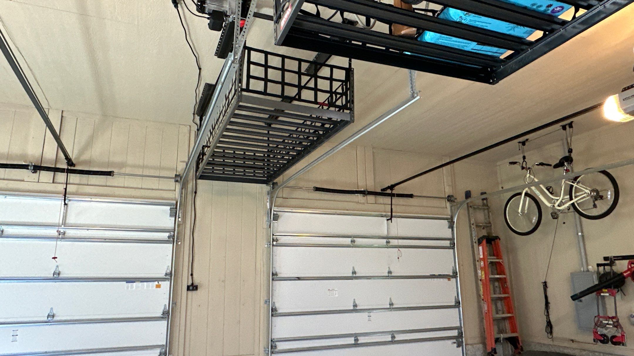 Tom R. got our handy Onrax power rack  by Banner Garage