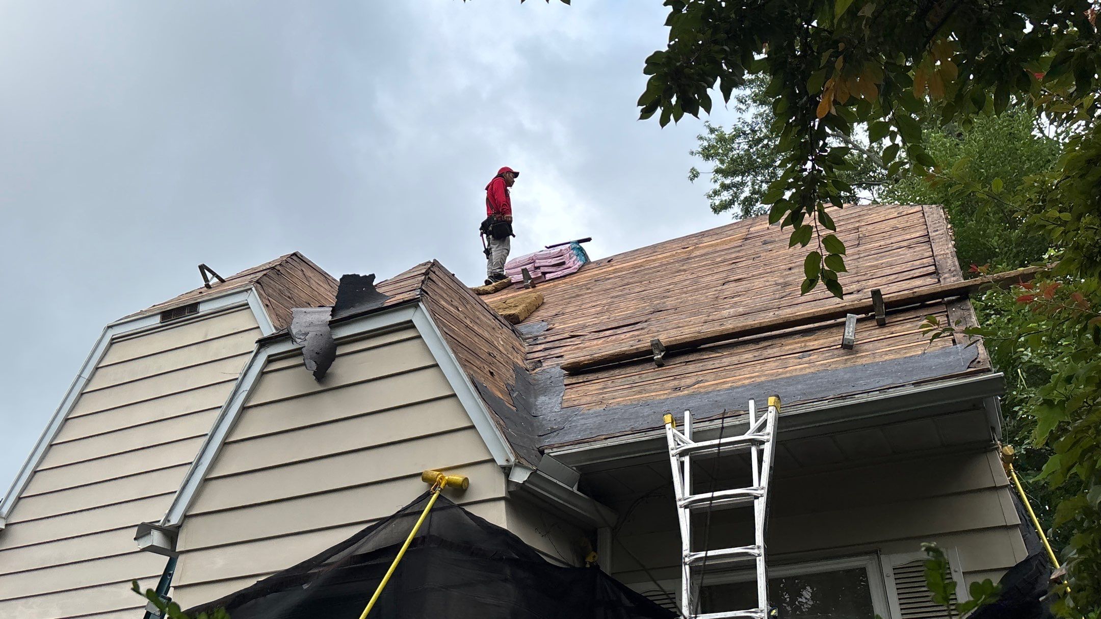 Roof Replacement using Owens Corning Brownwood by 180 Contractors