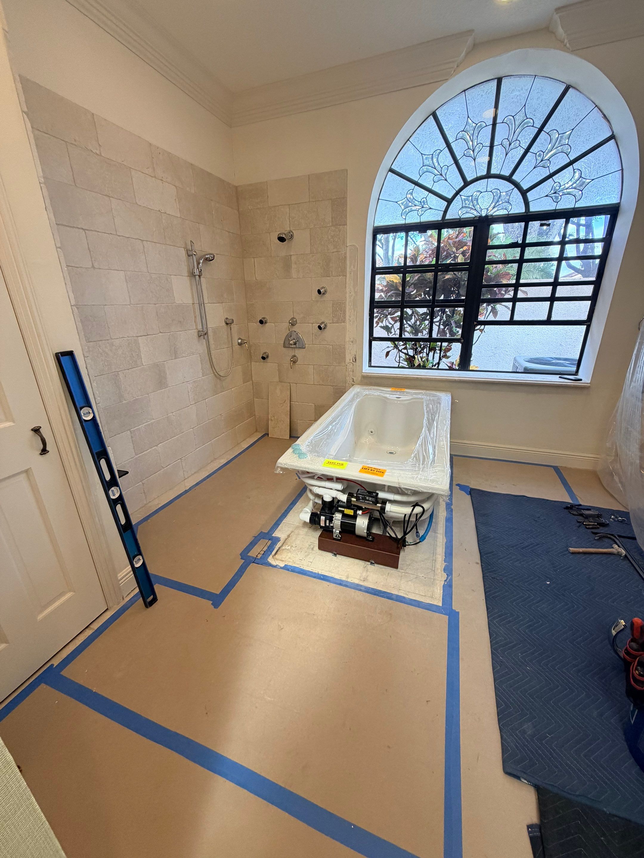 Roman Tub Remodel - Deerfield Beach by Hevi Tile