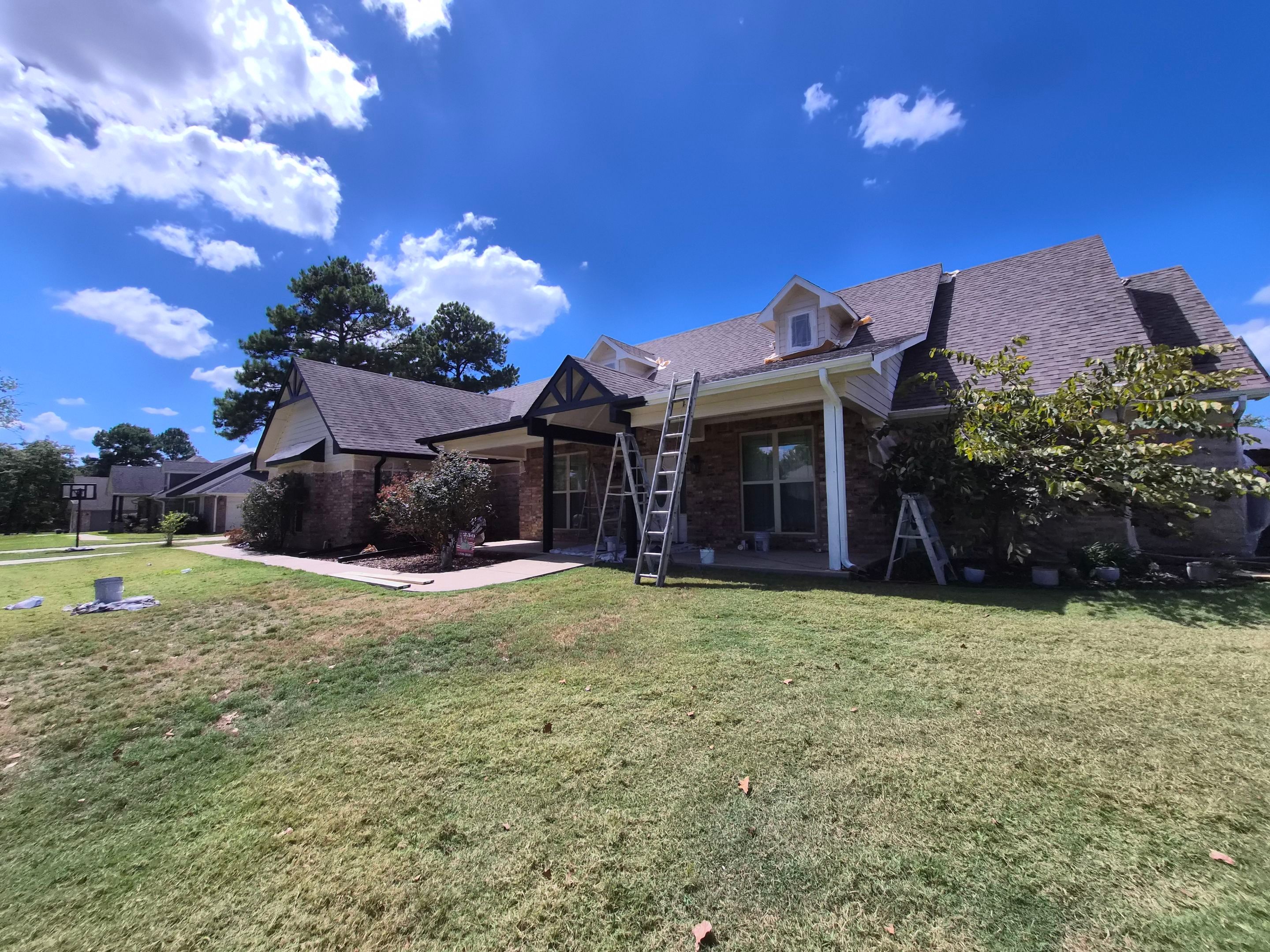 From Dated Brown to Modern Contrast: A Mineola Exterior Transformation by Quality Coats Painting
