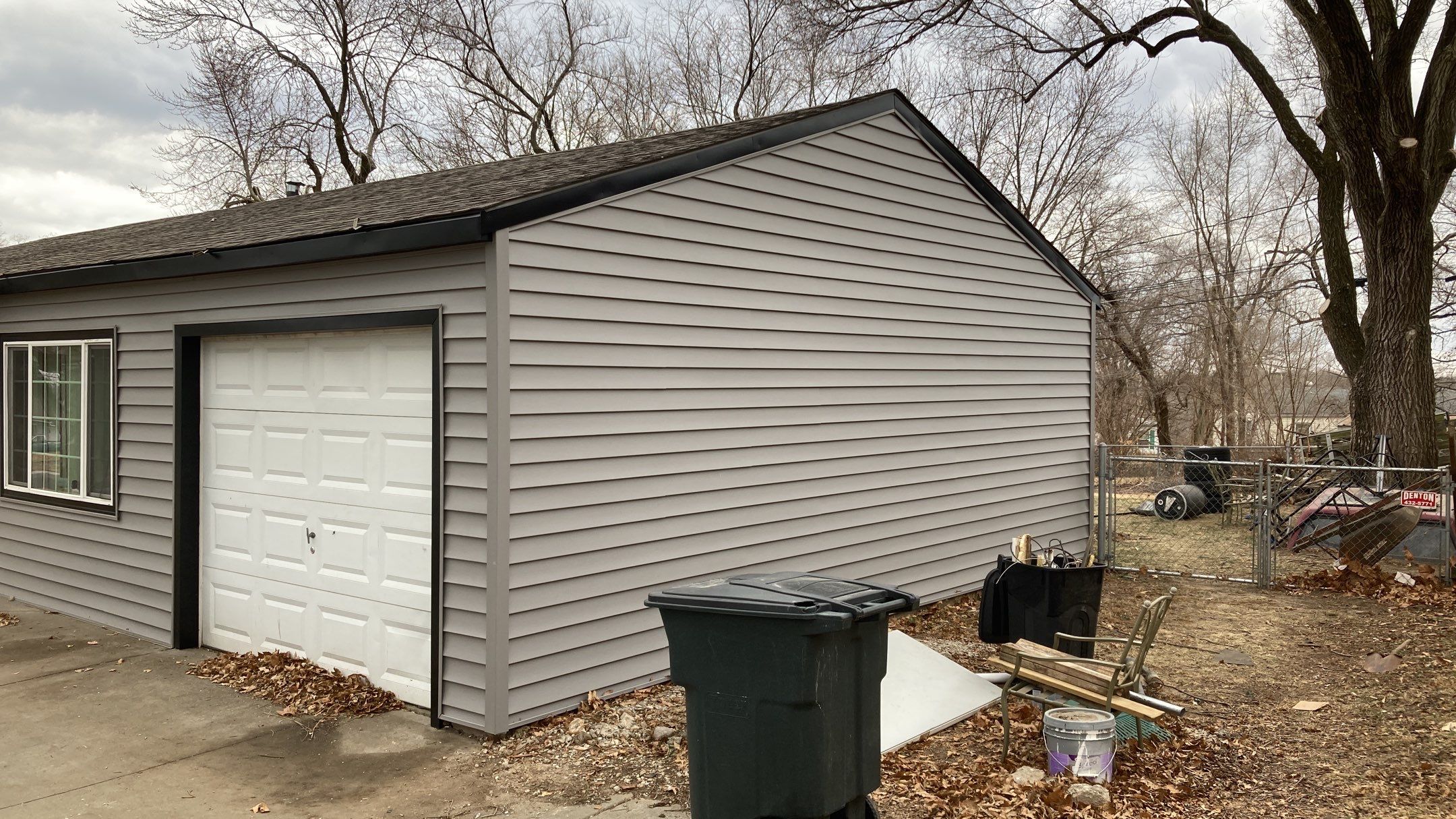 Siding Installation using Exterior Portfolio Vinyl Siding by EEC Windows, Siding & Roofing