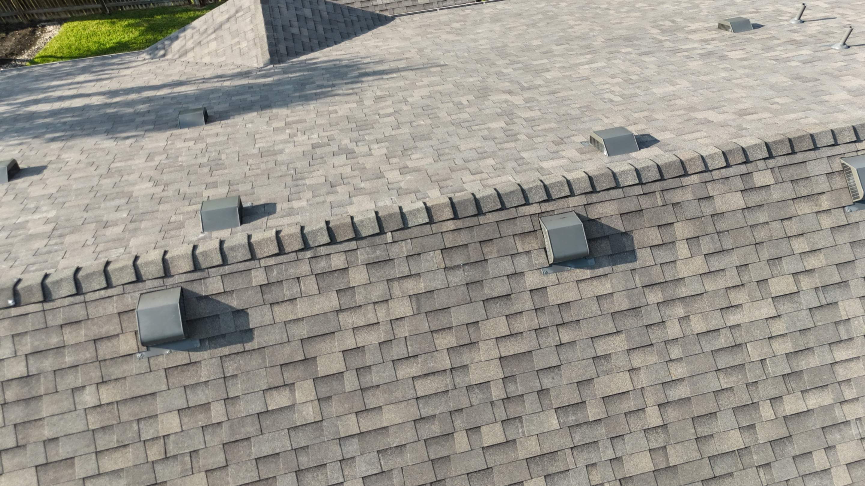 Weathered Wood - Malarkey Vista by RoofsOnly.com