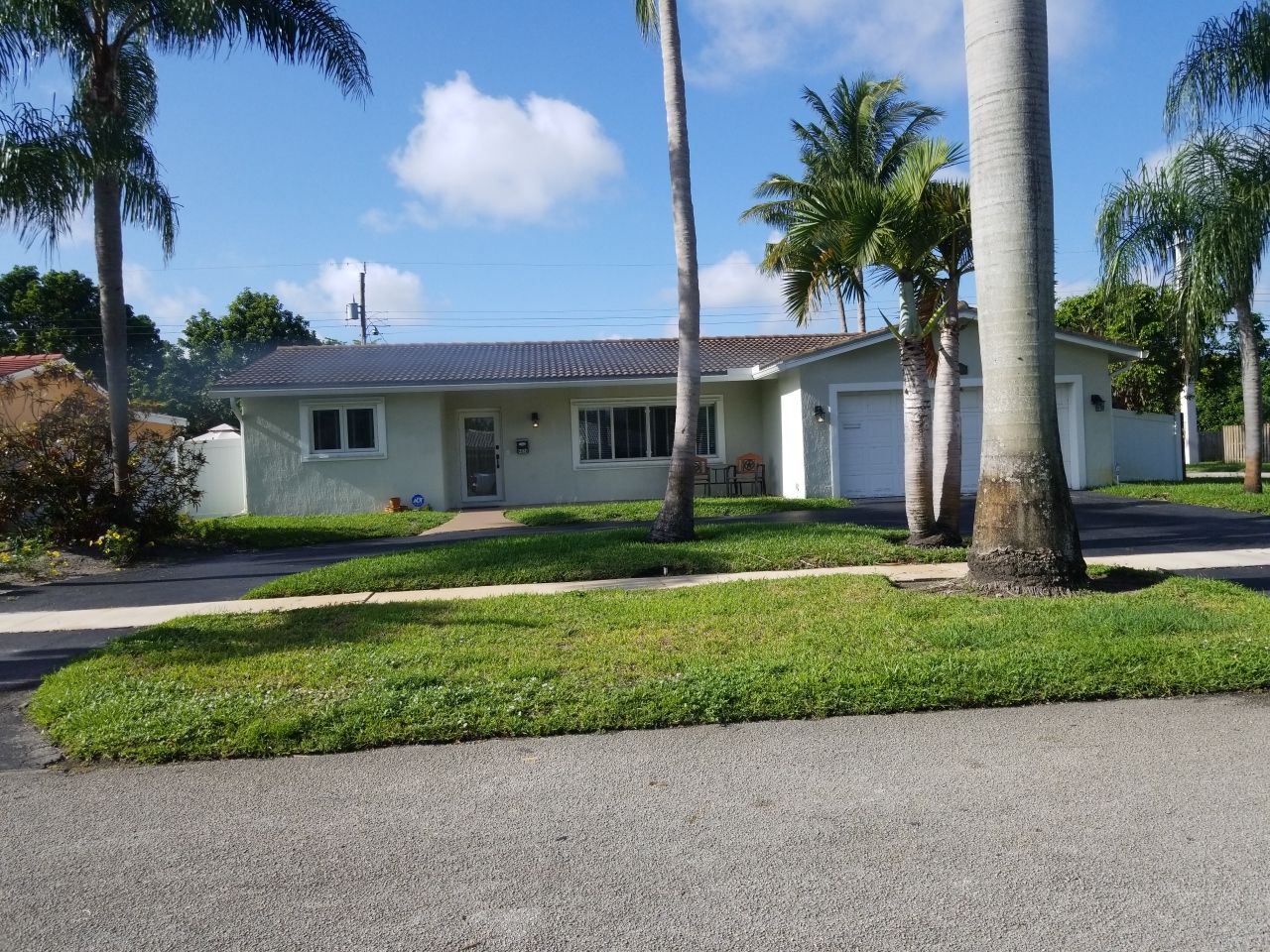Flat Roof Leak Repair and Silicone Coating in Hollywood by Aastro Roofing