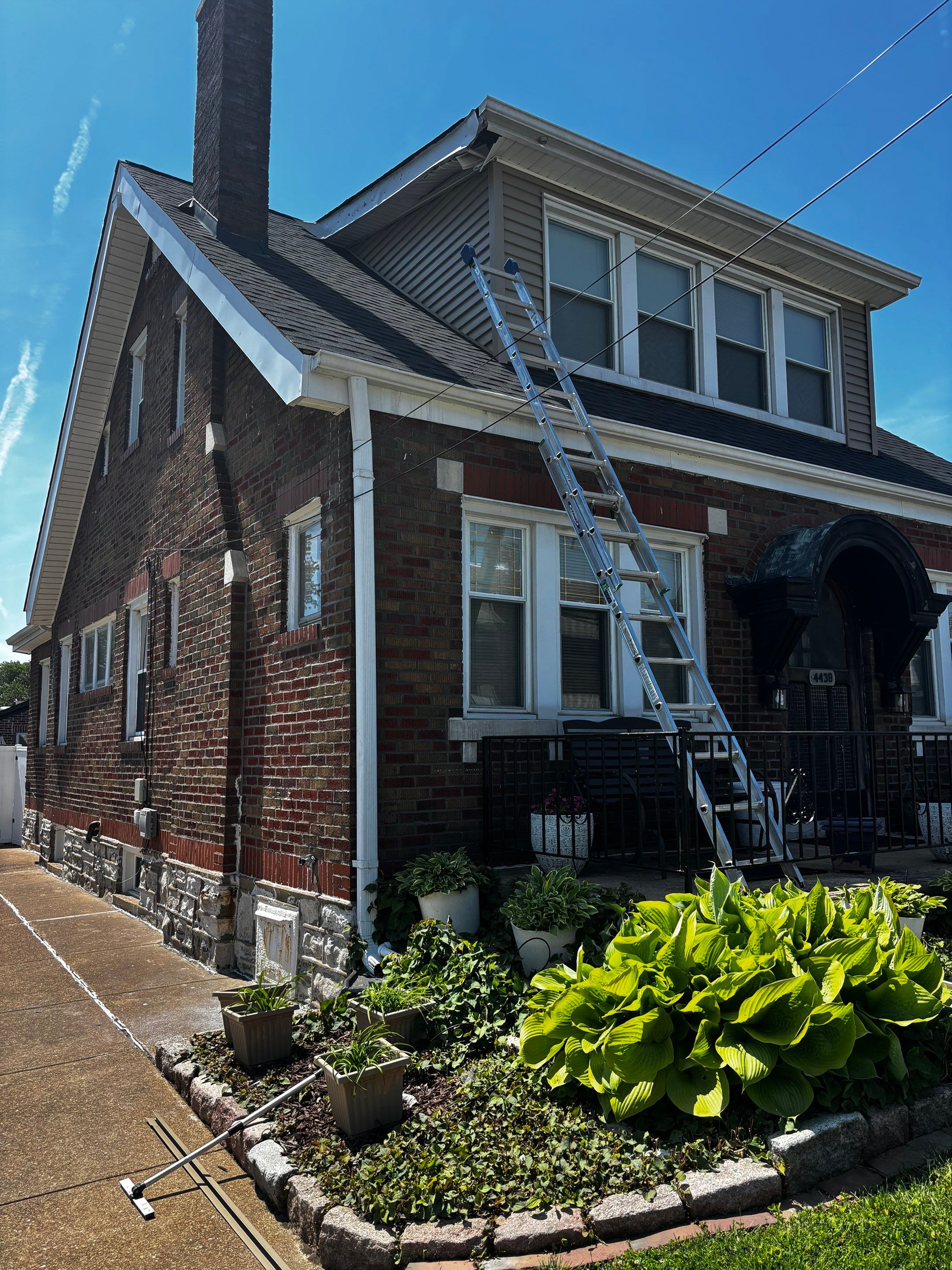 Metal Siding Replacement – St. Louis, MO by Legendary Services Company LLC.