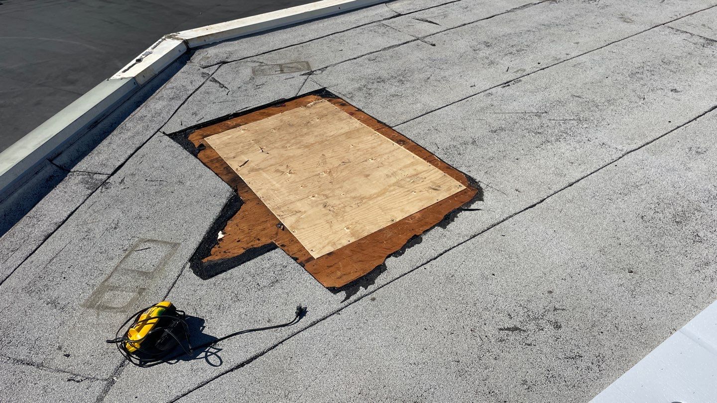 TPO single-ply roofing system using GAF Everguard 60 mil by Straight Edge Roofing Inc