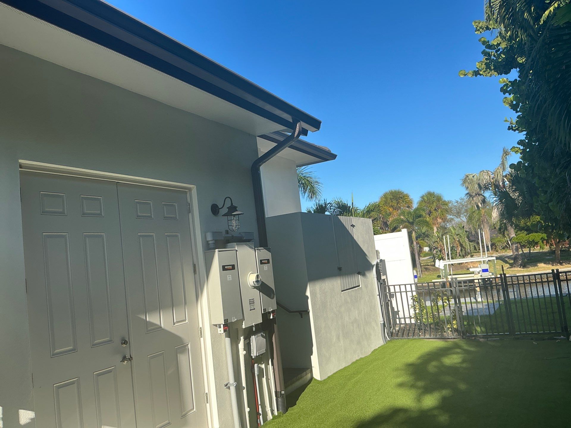 Gutter Cleaning Service in Siesta Key FL by Gutter Professors