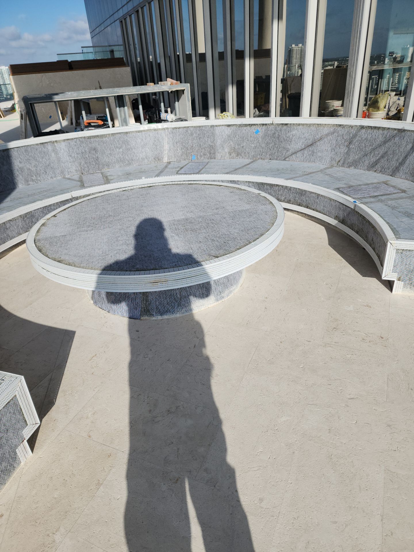 Microtopping over Furniture by Seamless Surfaces