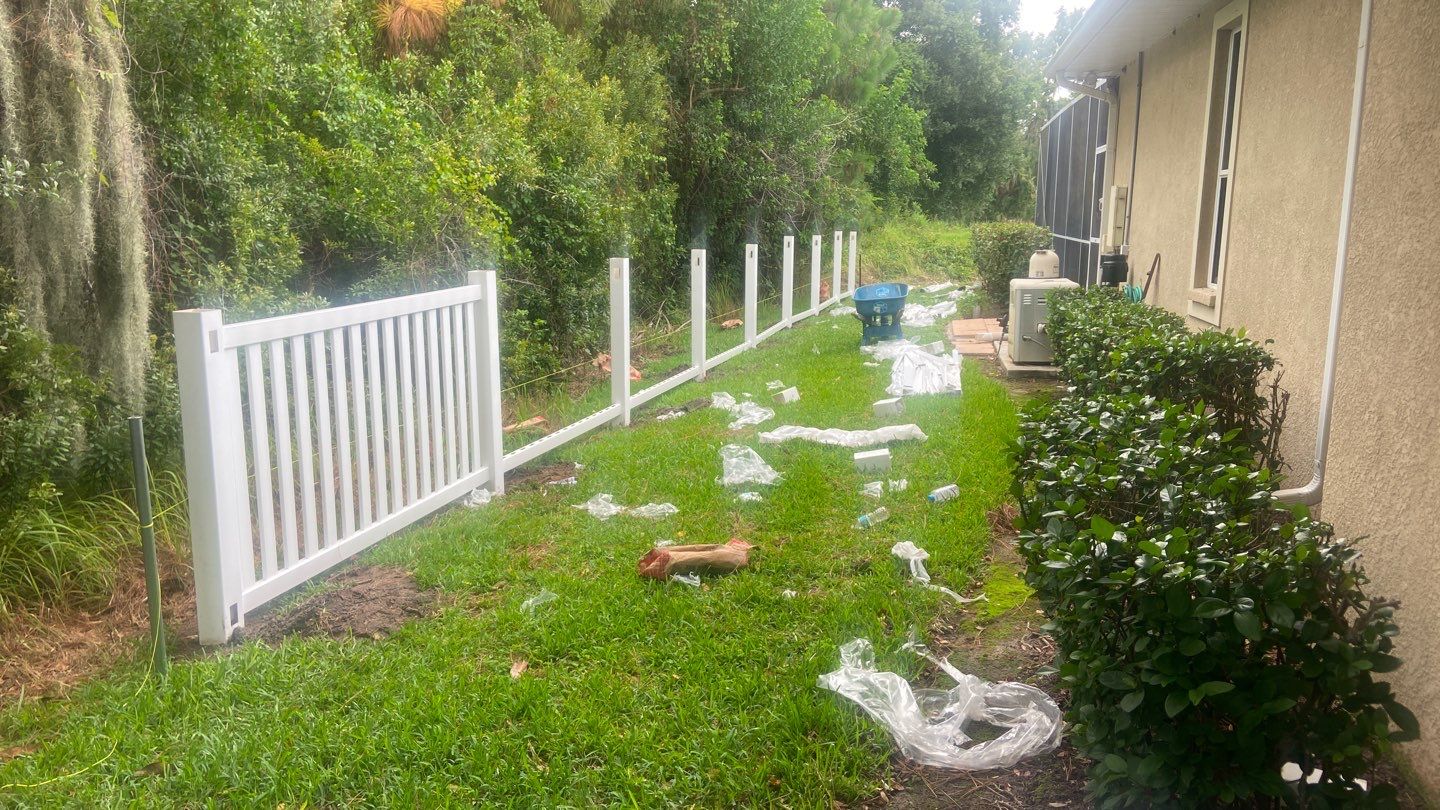 Bradenton, FL Vinyl Picket Fence Installation using White Vinyl Picket Fence by Asap fence and gates, LLC