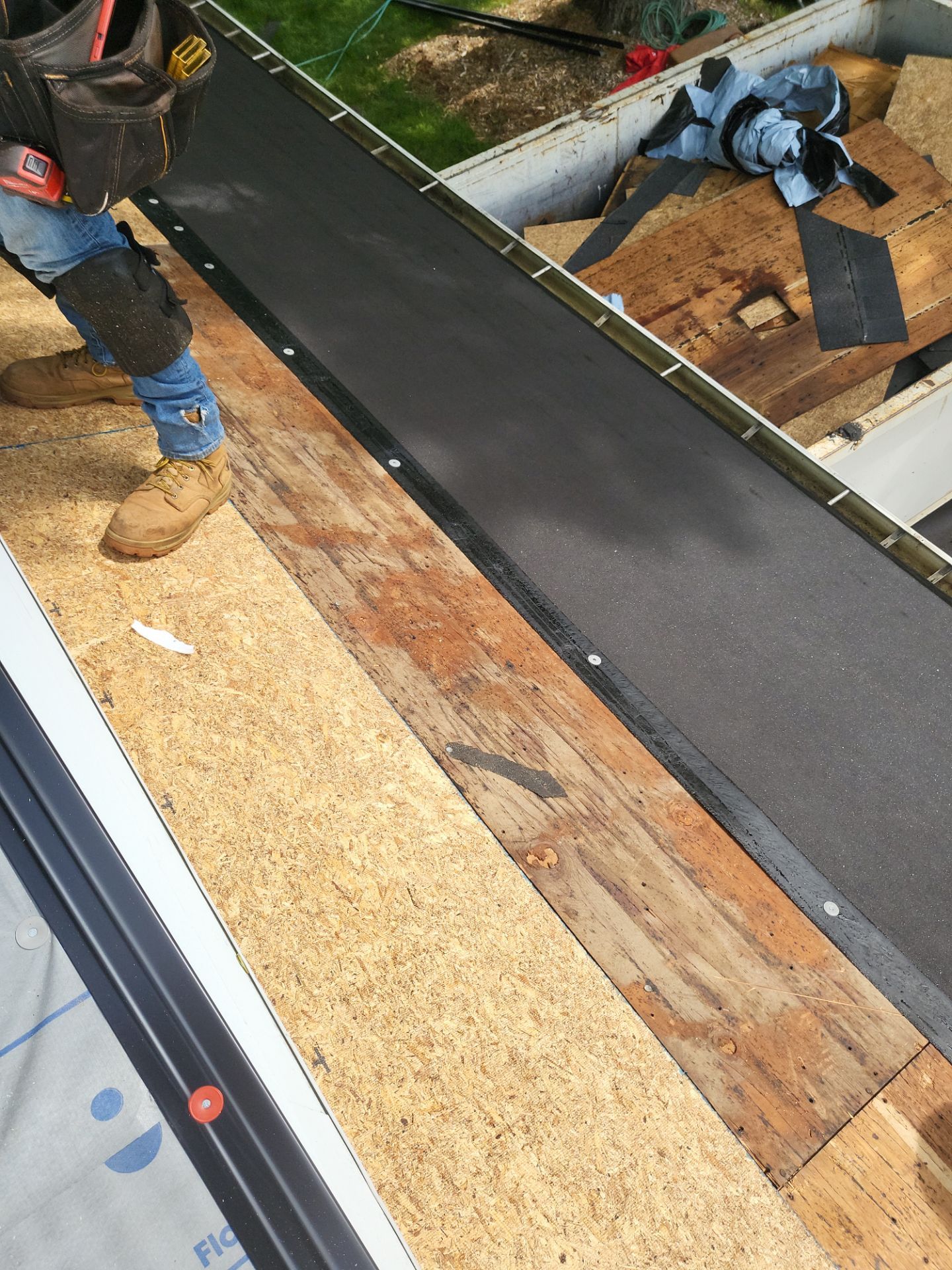 Atlas Pinnacle, Color, Black Shadow, Drip Edge, Color, Black by Eagle Eye Roofing