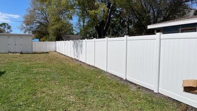 Sarasota, FL 6ft. Tall White Vinyl Privacy Fence 