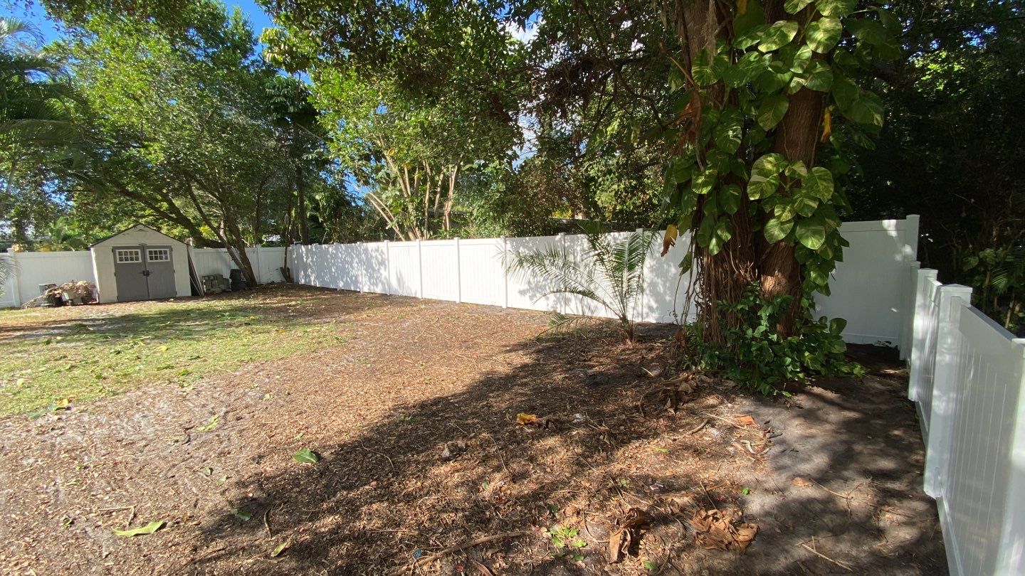 Bradenton, FL 4 ft. and 6 ft. Vinyl Privacy Fence by Asap fence and gates, LLC