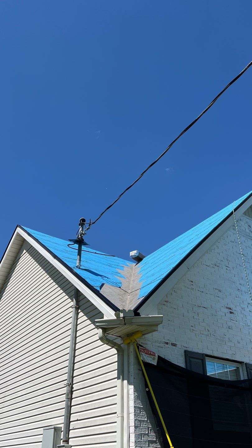 Residential Roofing Installation using Owens Corning Oakridge Roofing System by Undersun Roofing 