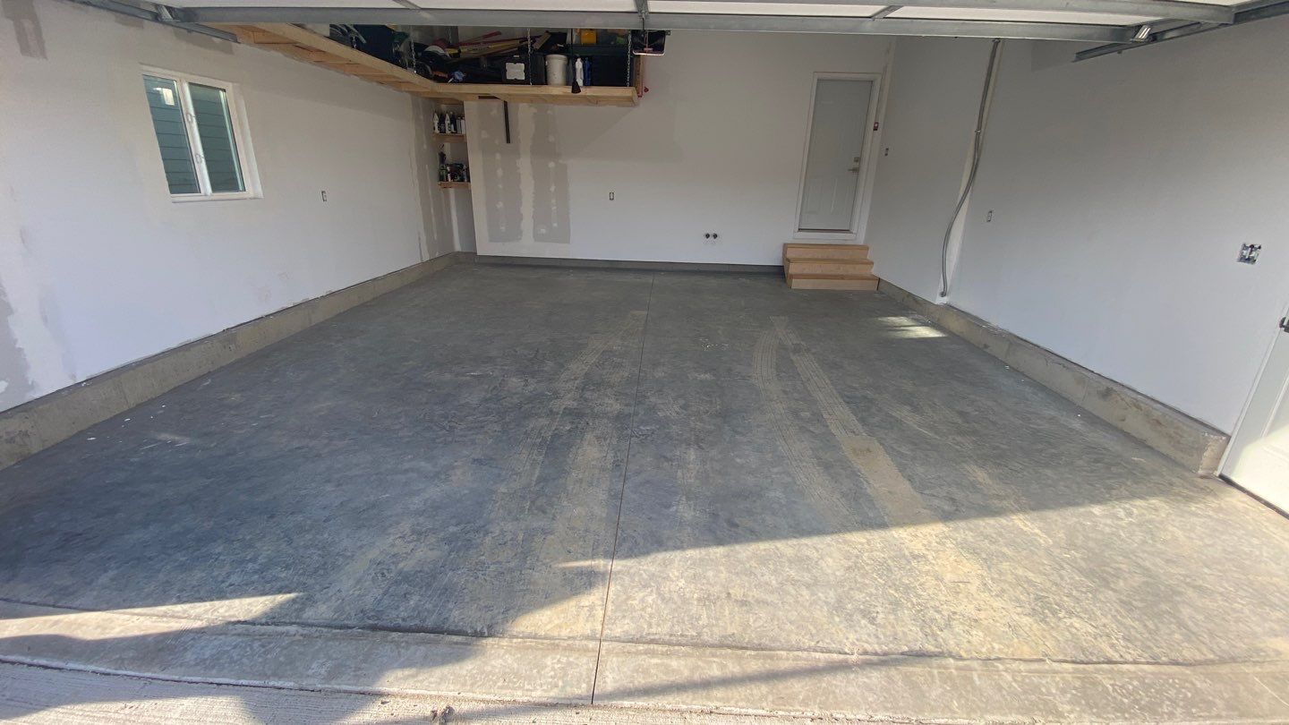 Garage using Smoke by Select Painting, Coatings & Garage Cabinets