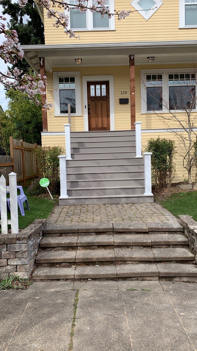 Greenlake Front Porch by Alki deck builders 