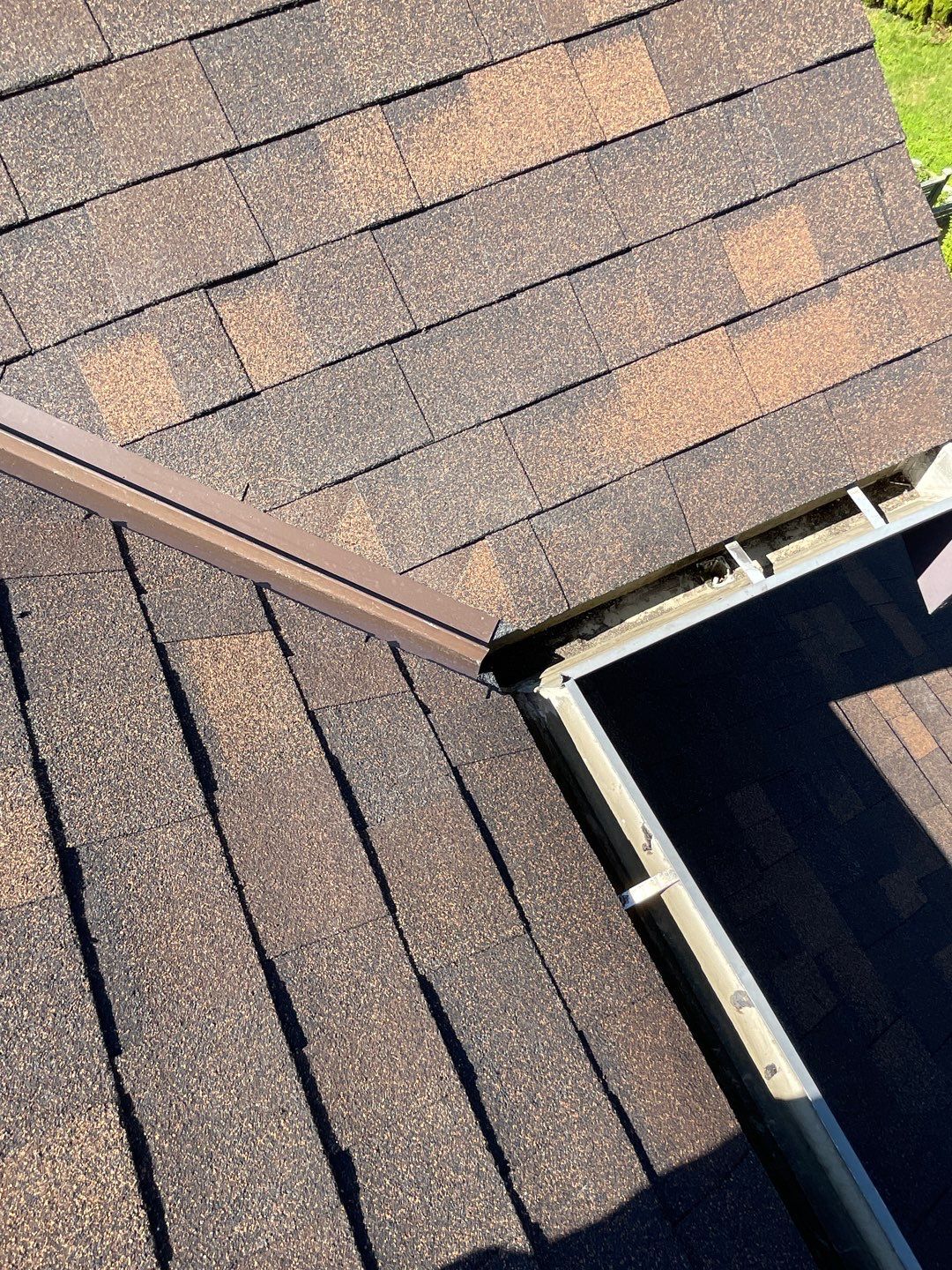 Residential Roofing Installation using OC Oakridge shingles by Top Notch Roofing Inc