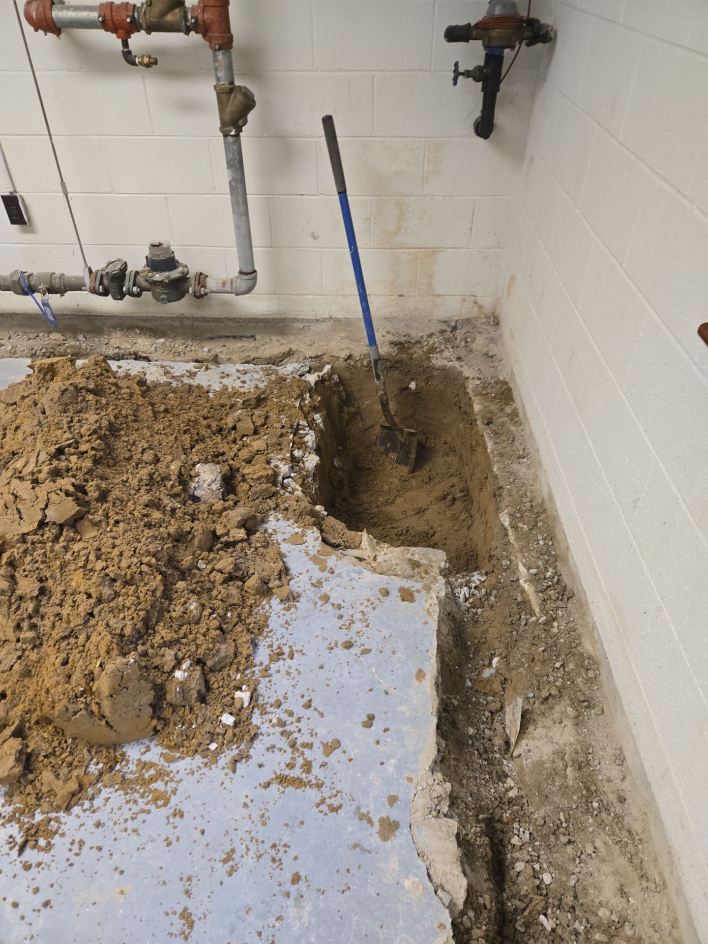 Interior Basement Waterproofing System with Embedded Fiber Reinforcement by Toledo Basement Repair